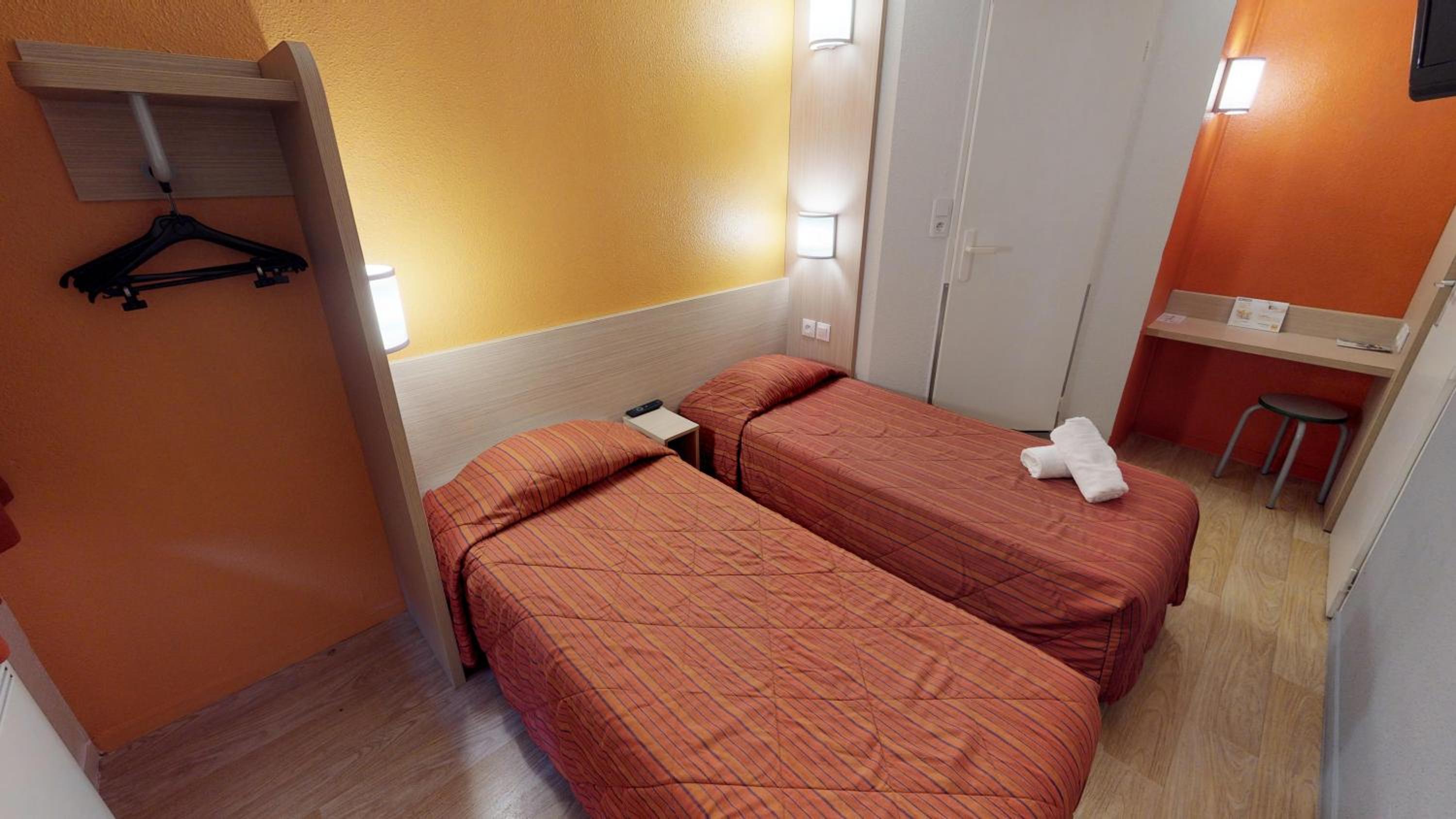 Triple Room - Photo 2