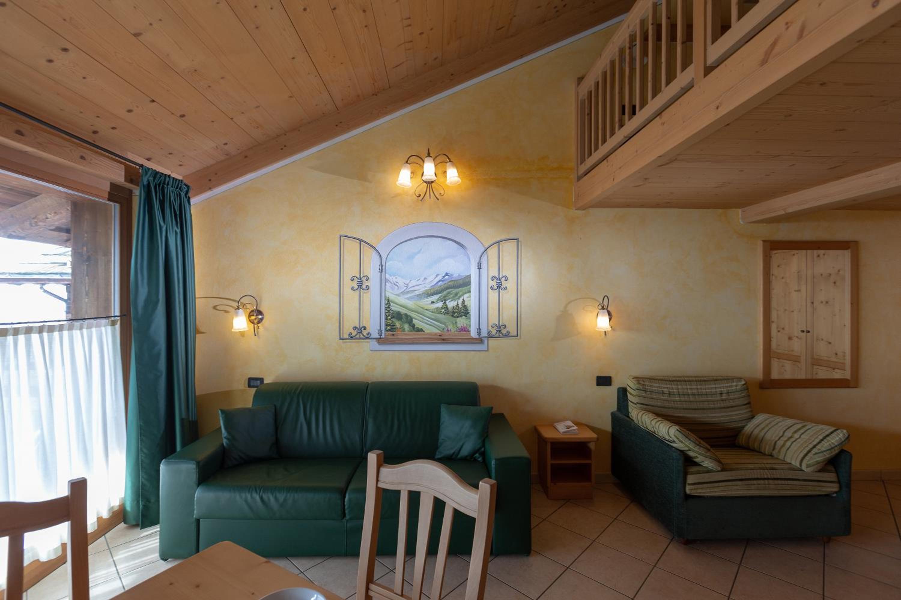 Studio Apartment - Split Level - Photo 2