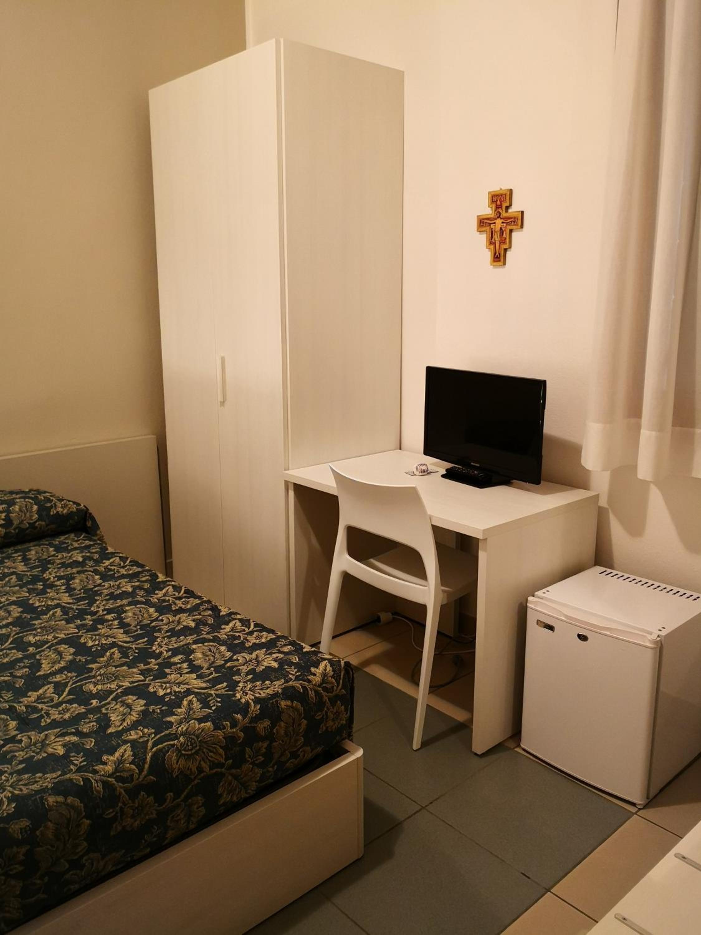 Economy Double Room photo 1