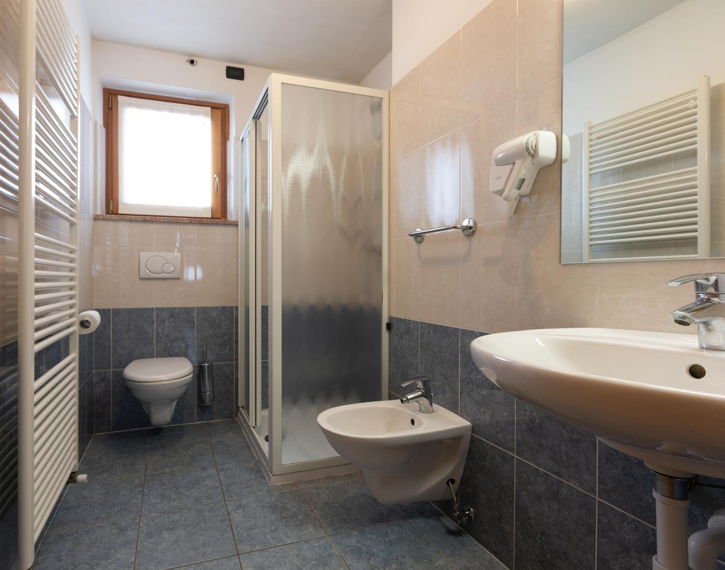 One-Bedroom Apartment - Photo 6