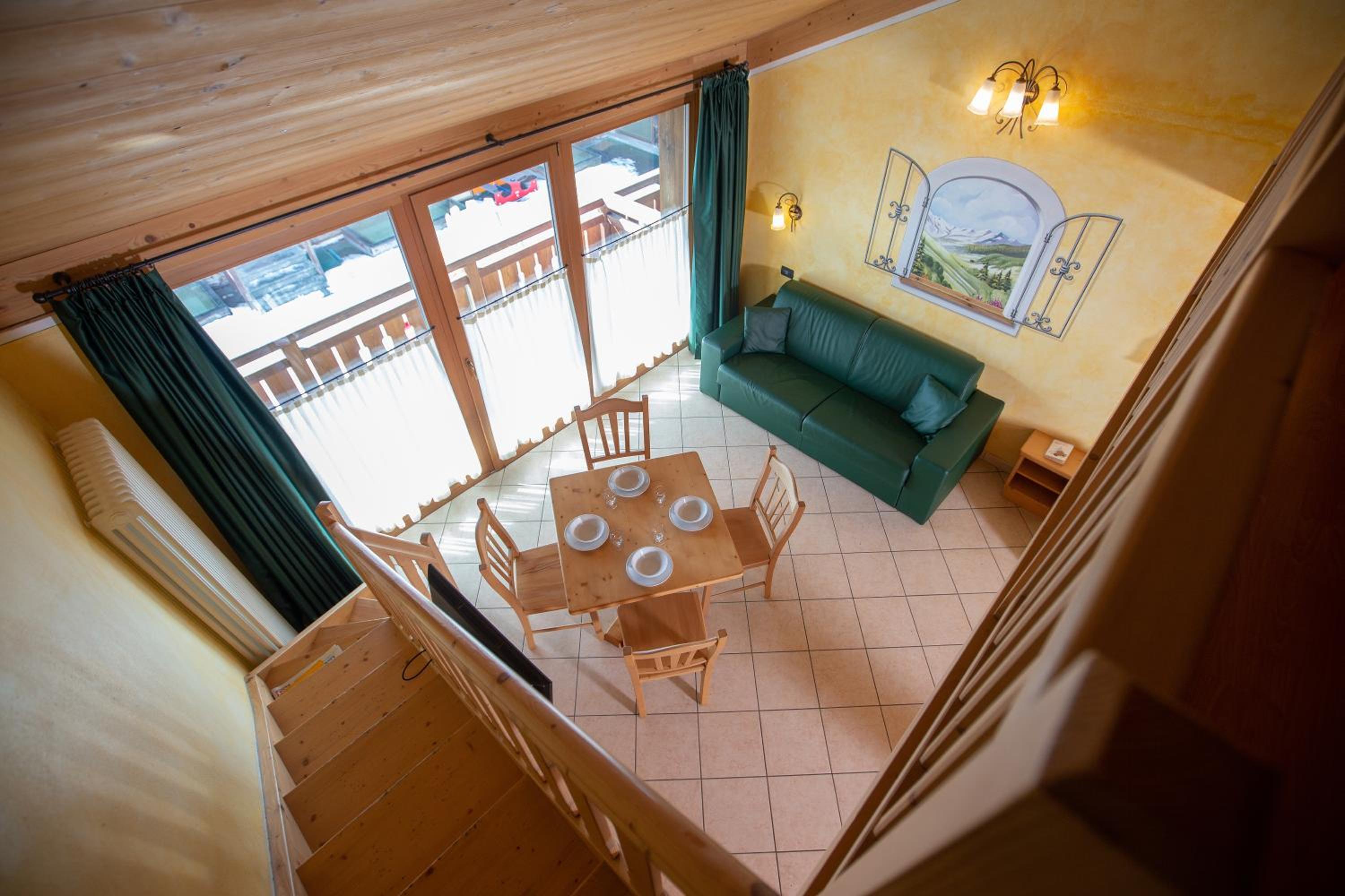 Studio Apartment - Split Level - Photo 5