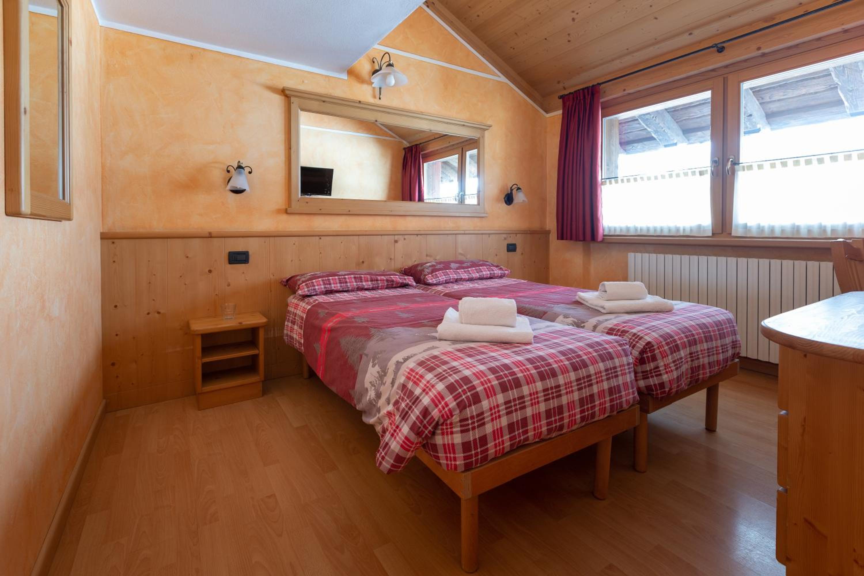 One-Bedroom Apartment - Split Level photo 1