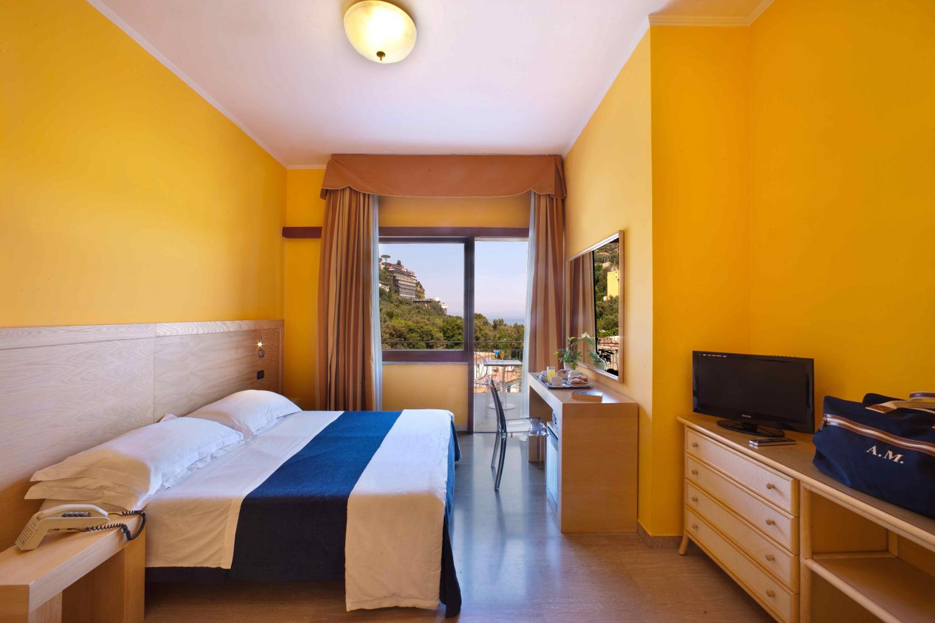 Comfort Double Room with Sea View - Photo 1