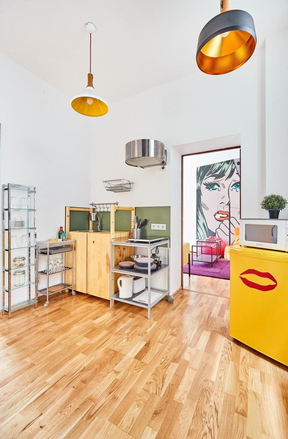 Two-Bedroom Apartment - Photo 21