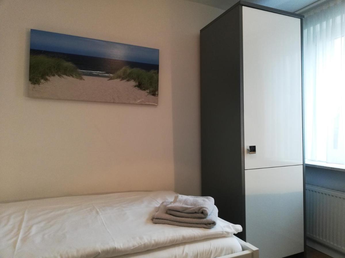 Single Room with Shared Bathroom photo 3