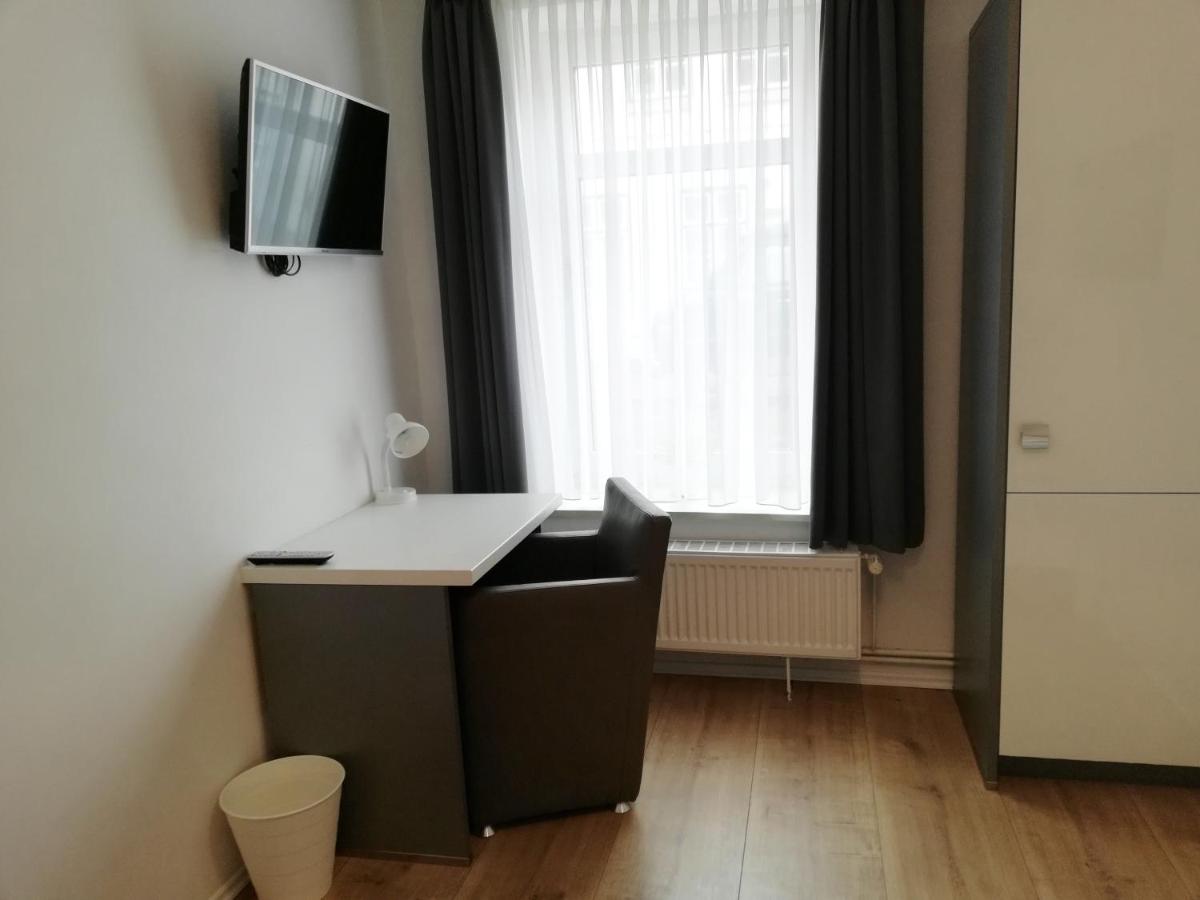 Single Room with Shared Bathroom photo 1