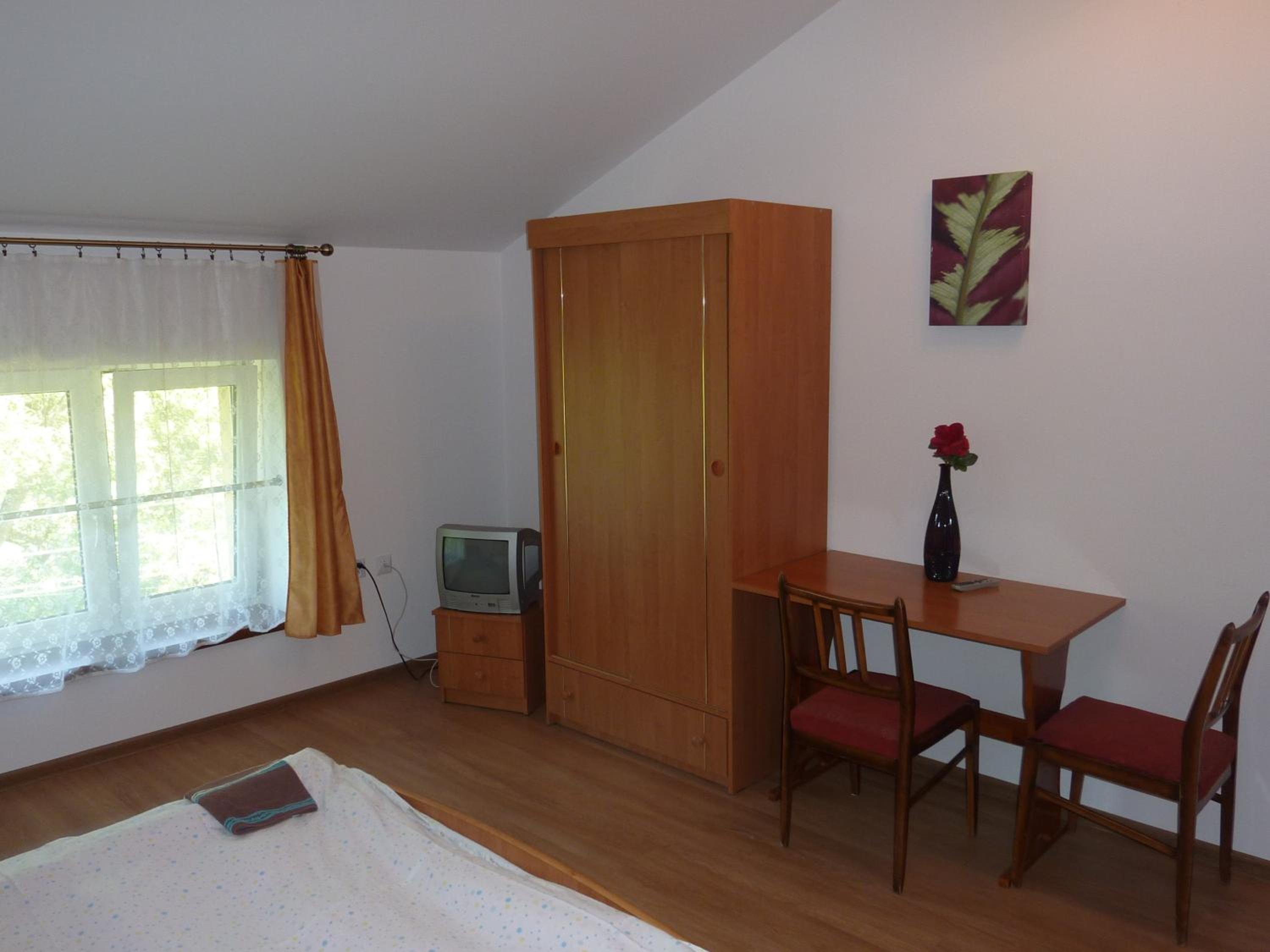 Double Room - Photo 12
