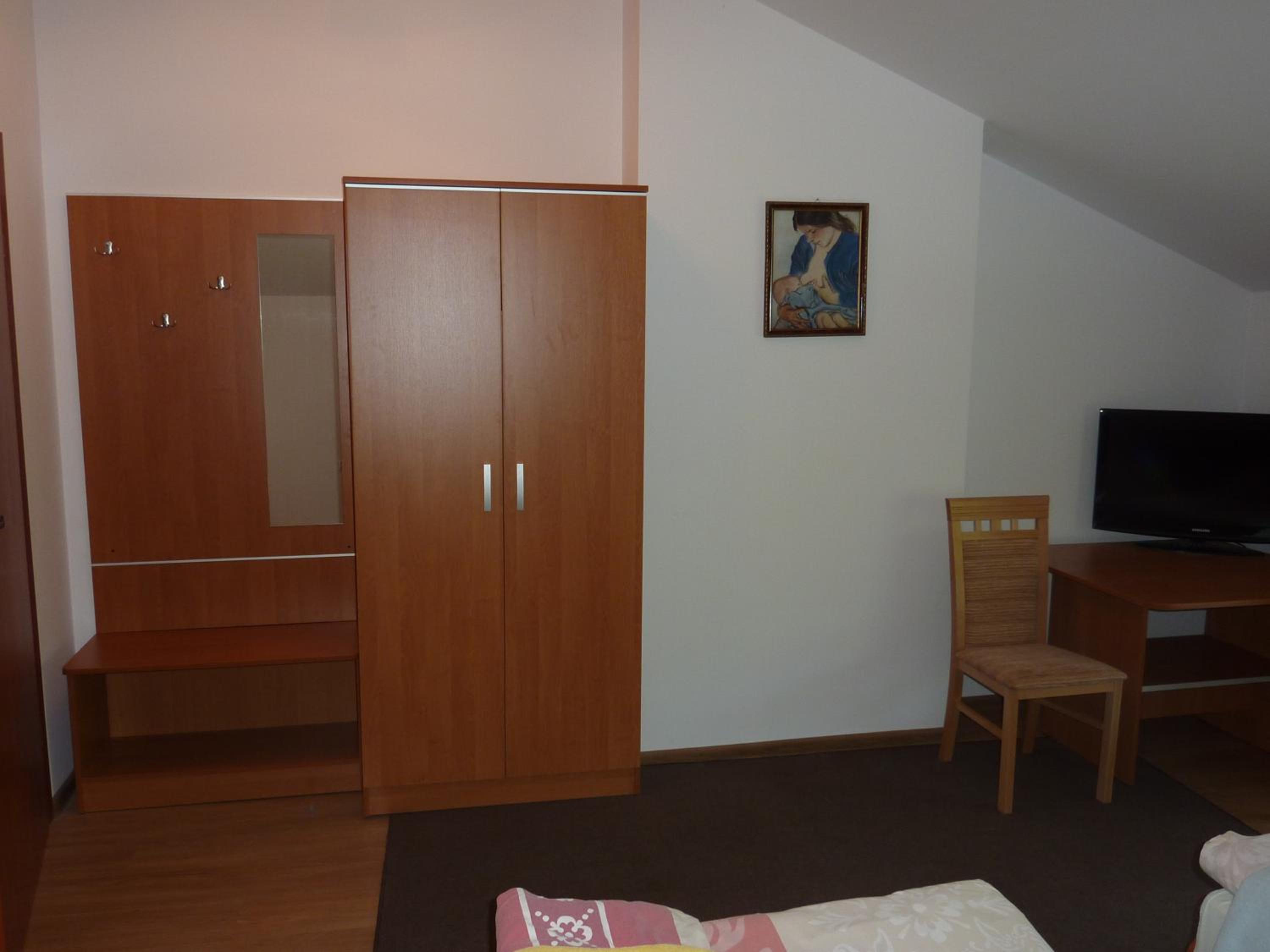 Double Room - Photo 9