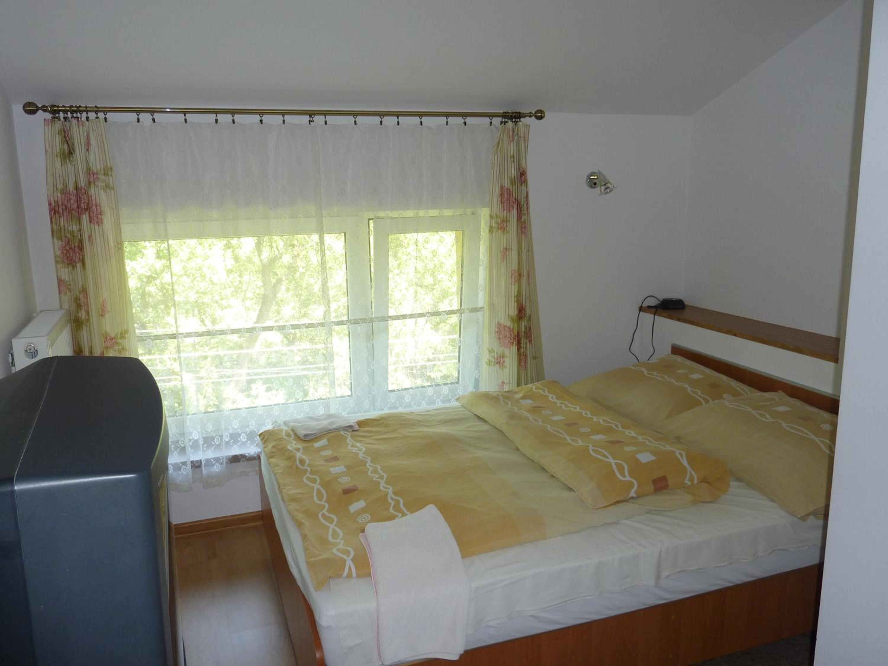 Double Room - Photo 7