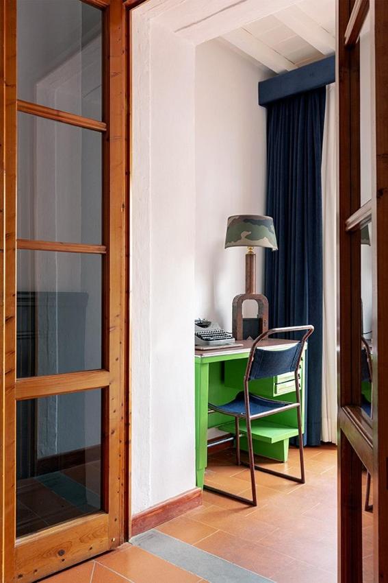 Deluxe Double Room with Balcony photo 2