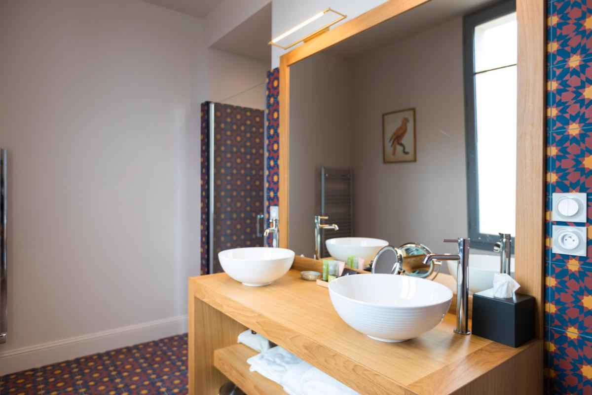 Deluxe Double Room with Balcony photo 3