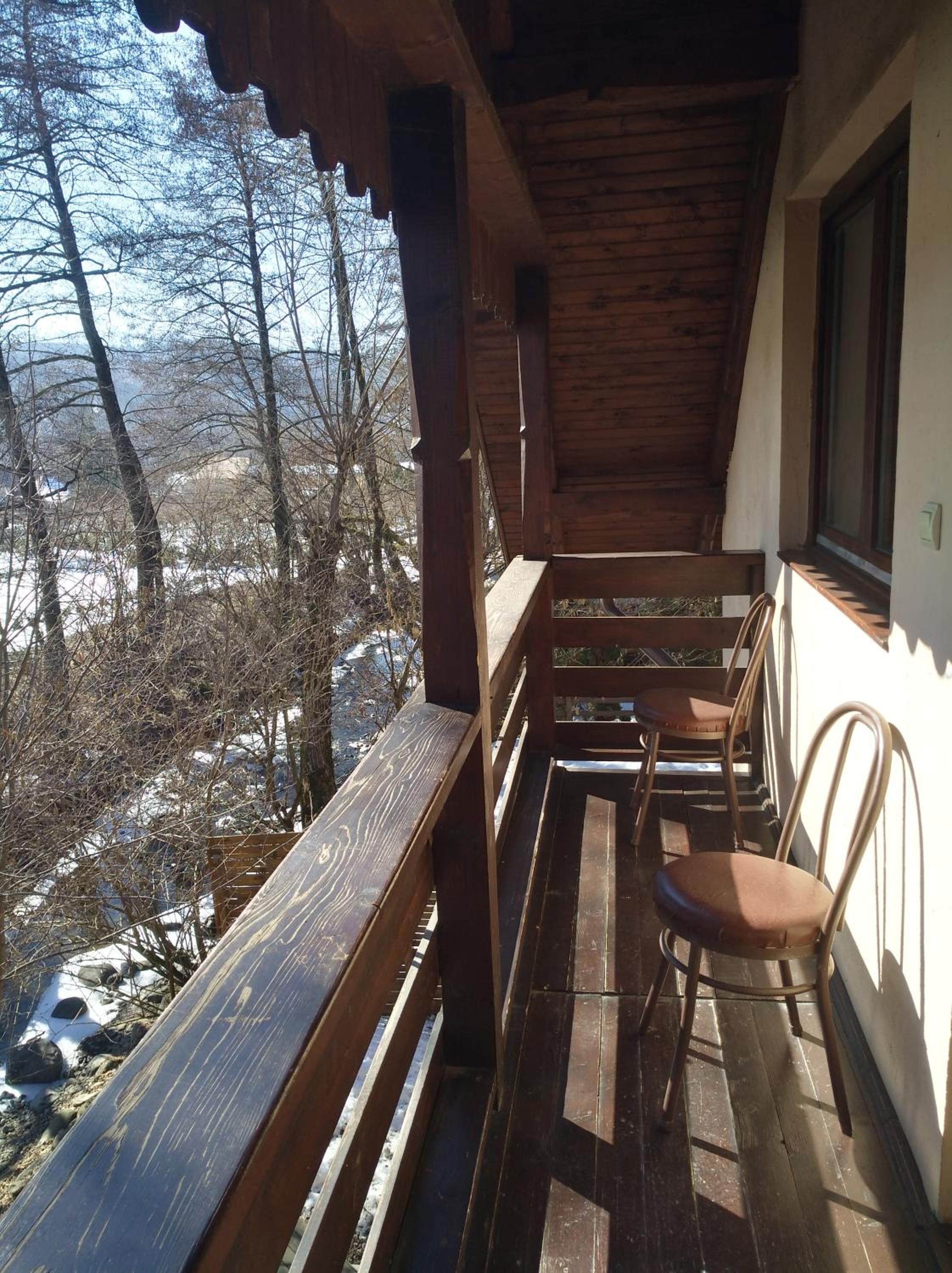 Queen Room with Balcony - Photo 7