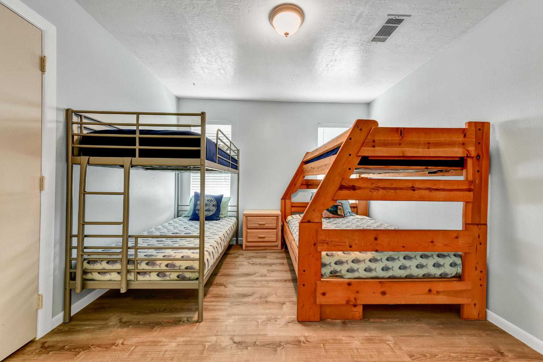 Three-Bedroom House - Photo 3