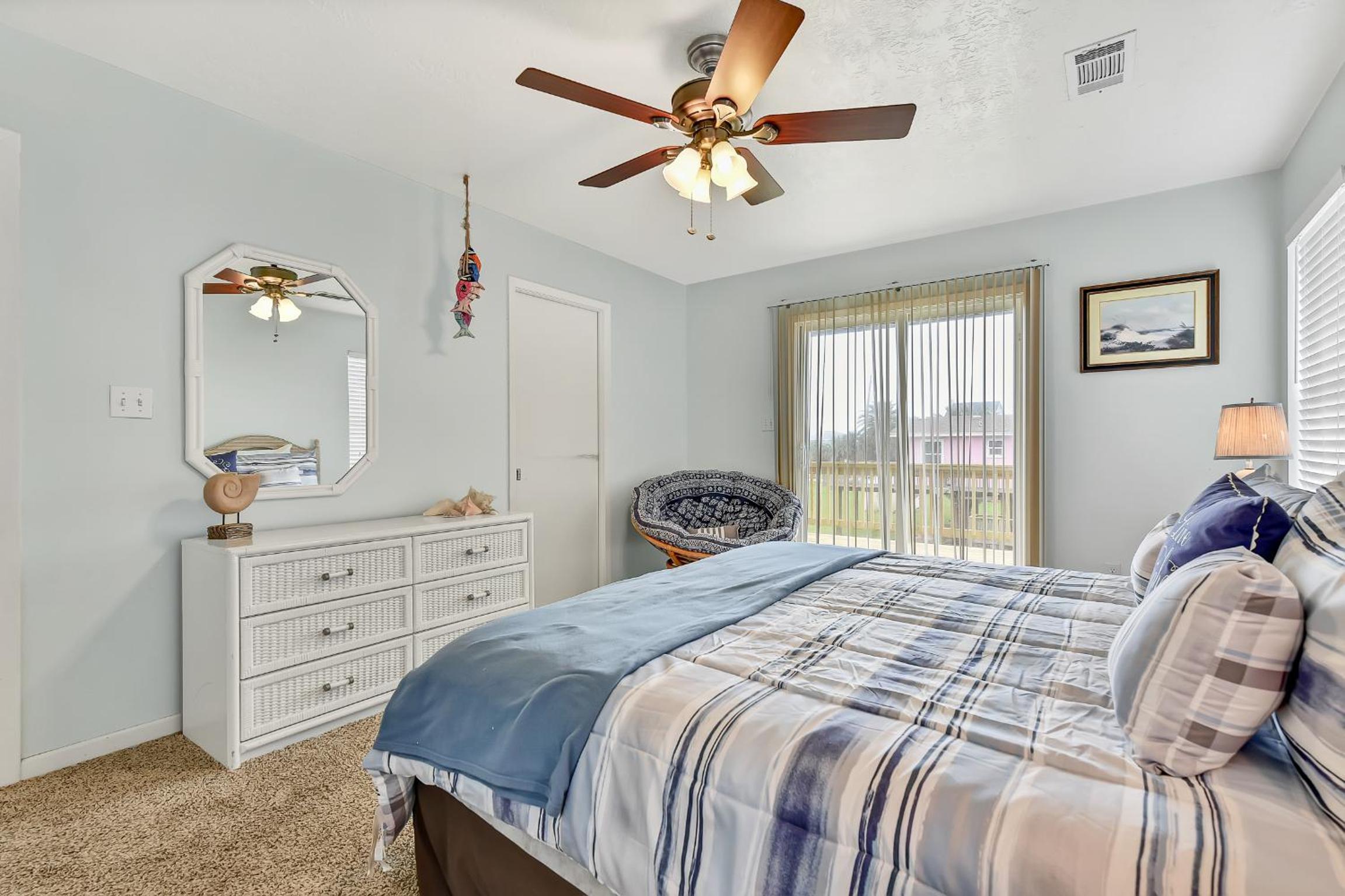 Three-Bedroom House - Photo 21