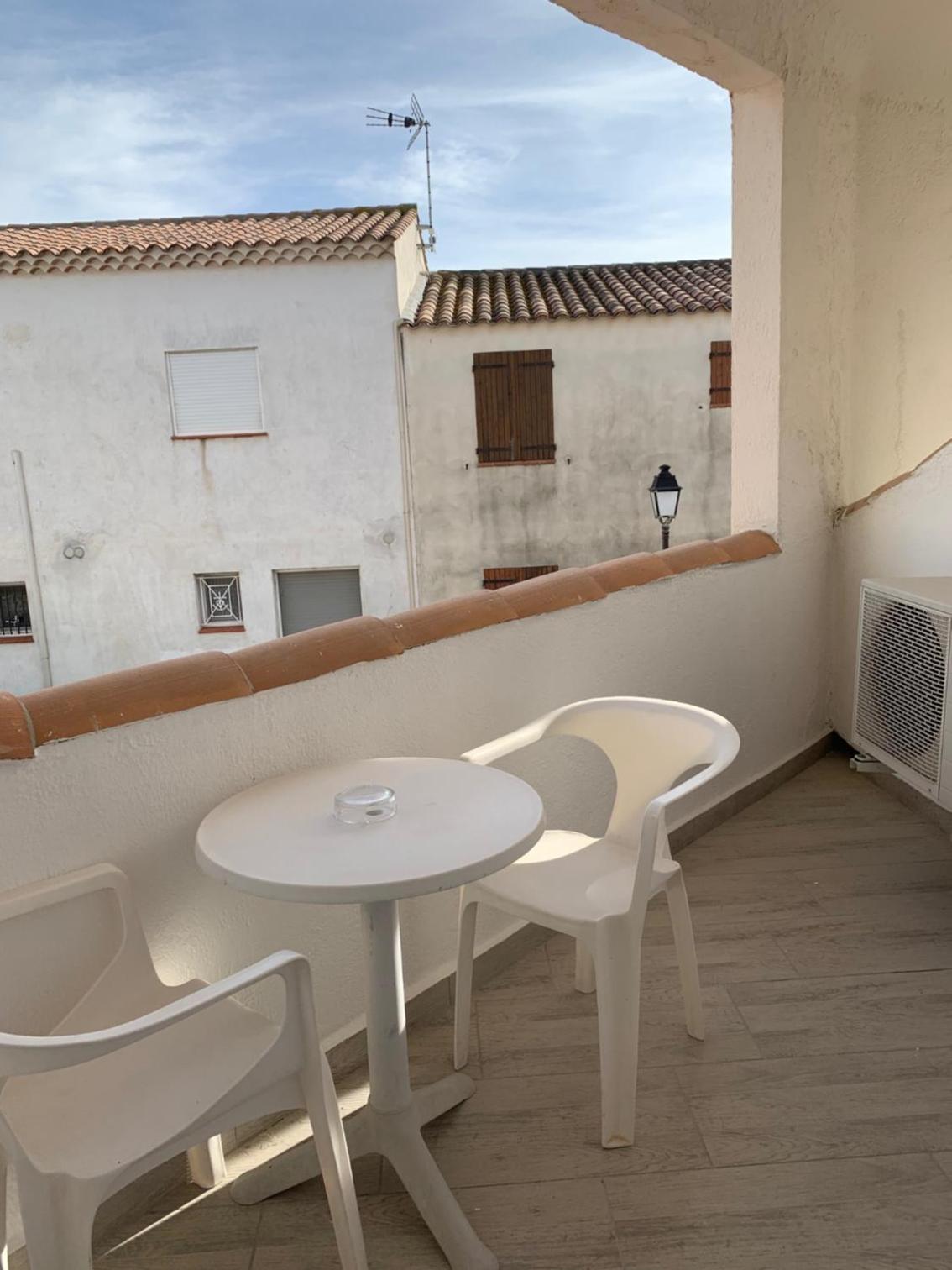 Comfort Triple Room with Balcony - Photo 4