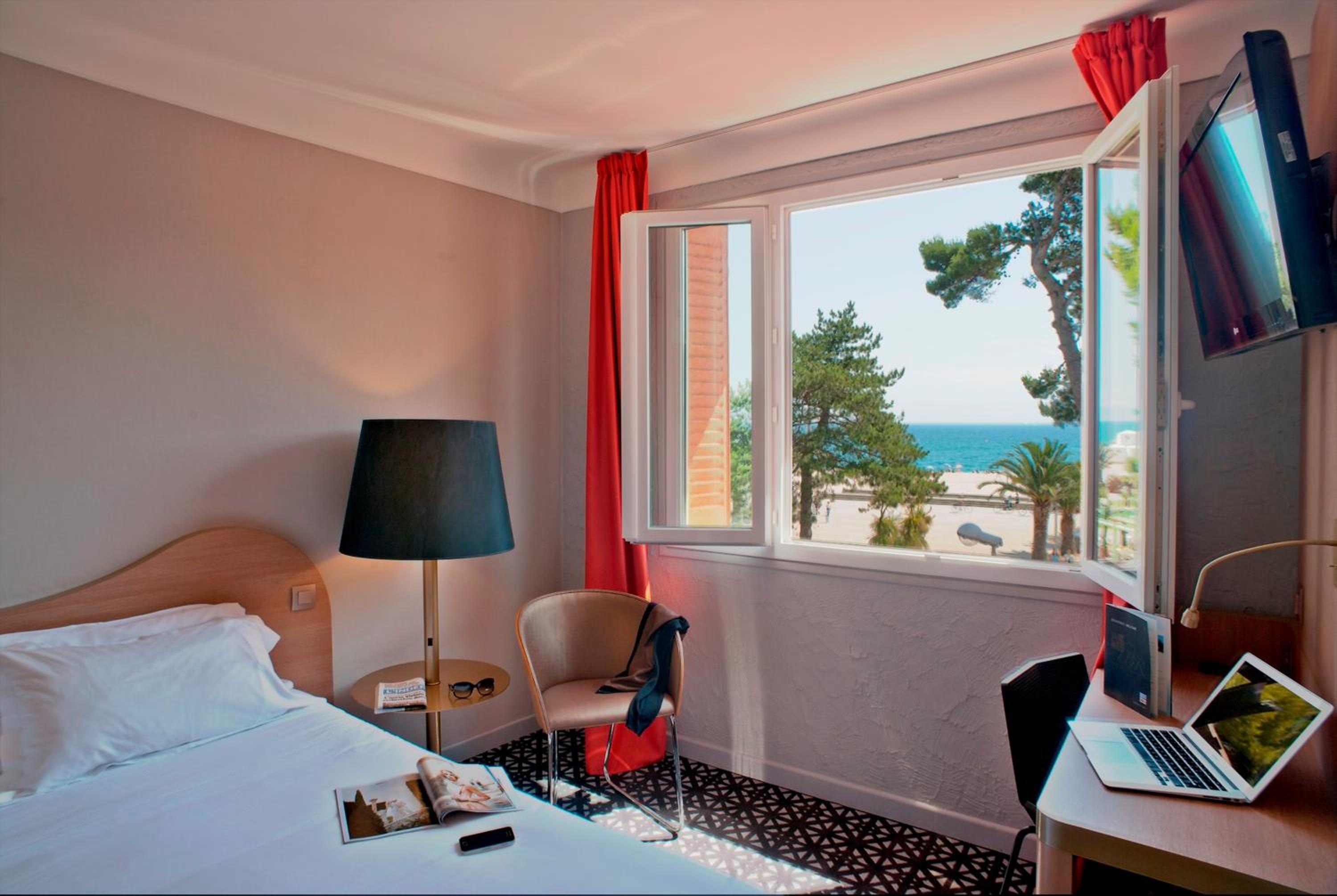 Family Room with Sea View (2 Adults + 2 Children) photo 1
