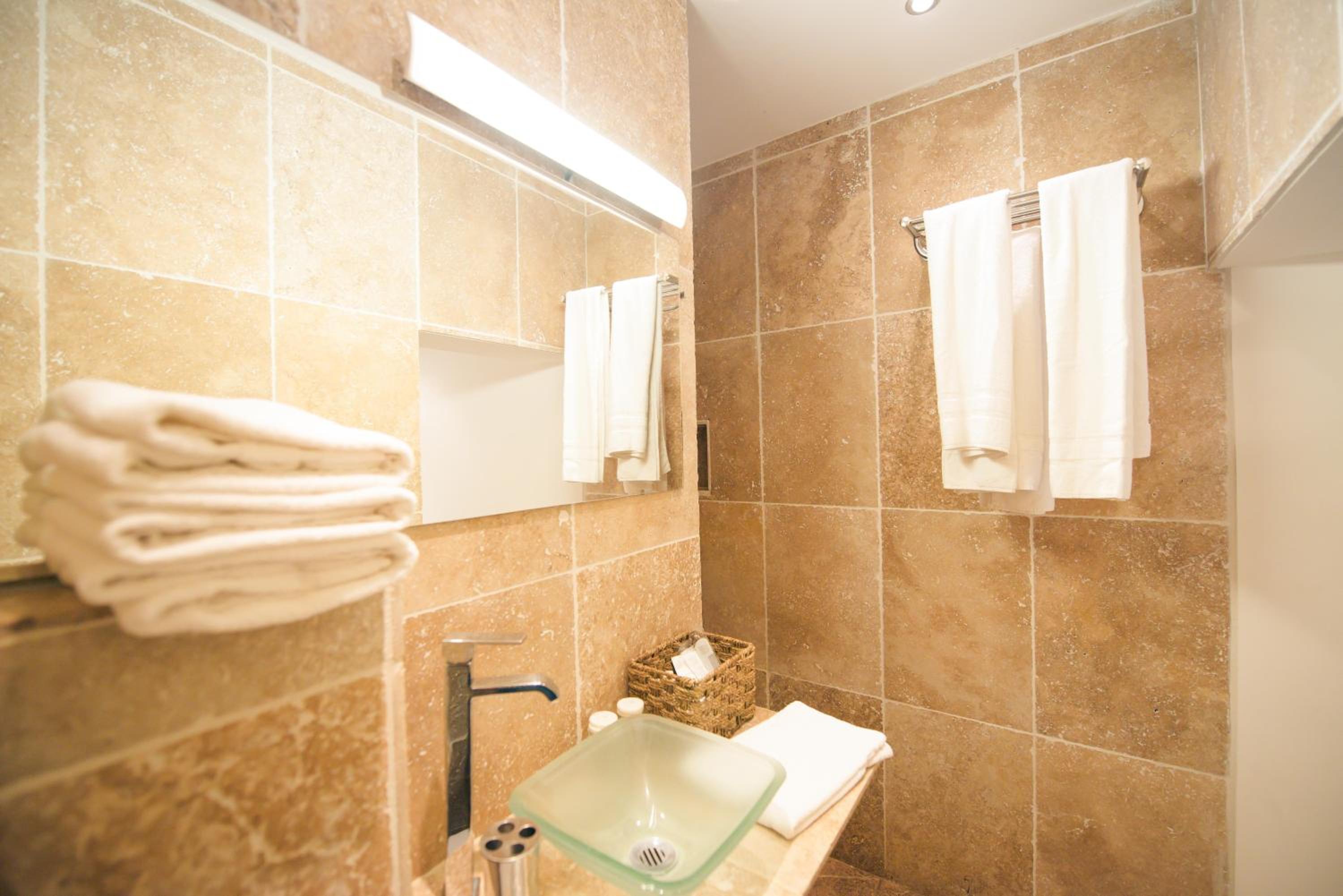 Apartment - Photo 2