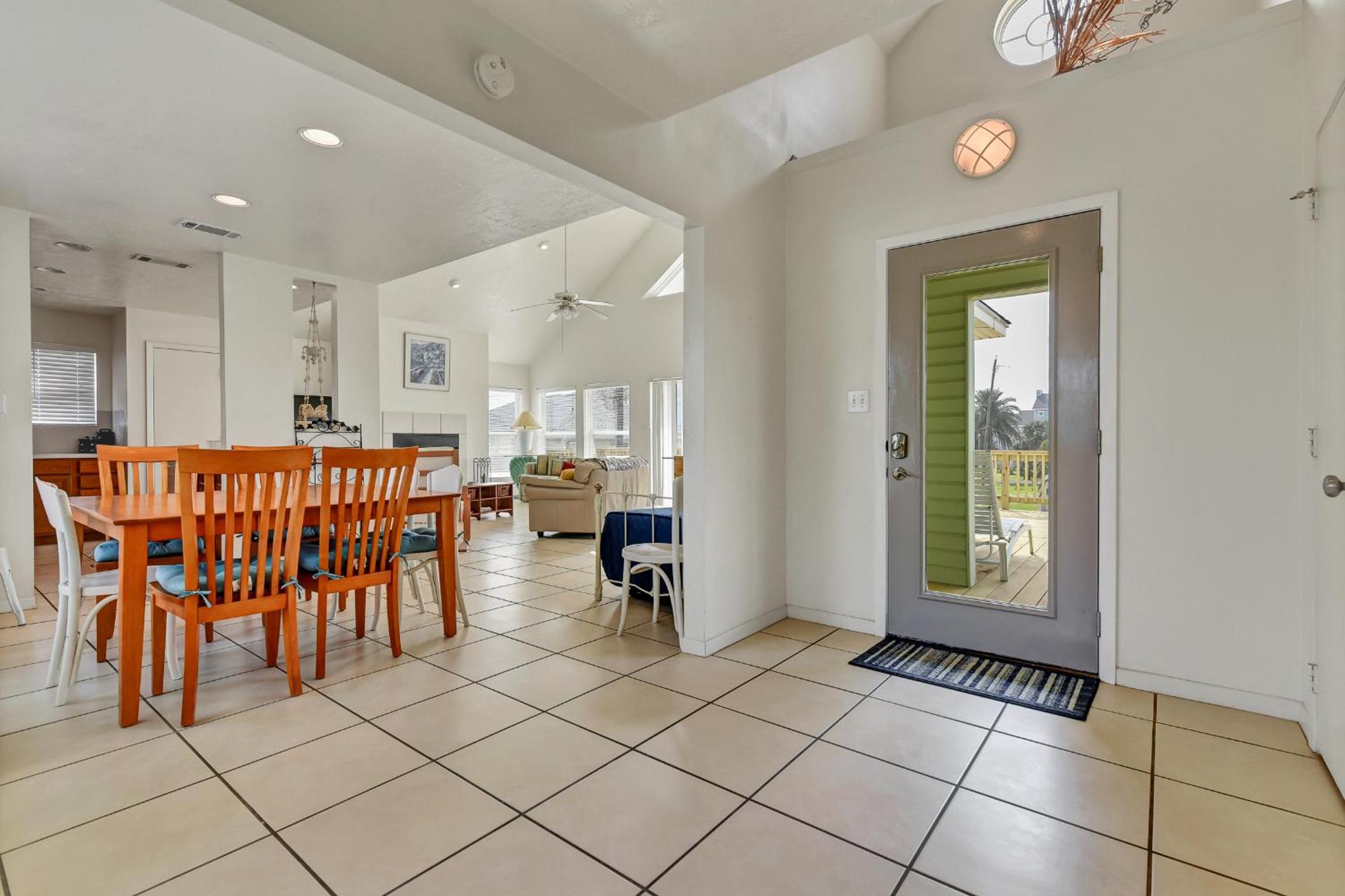 Three-Bedroom House - Photo 33