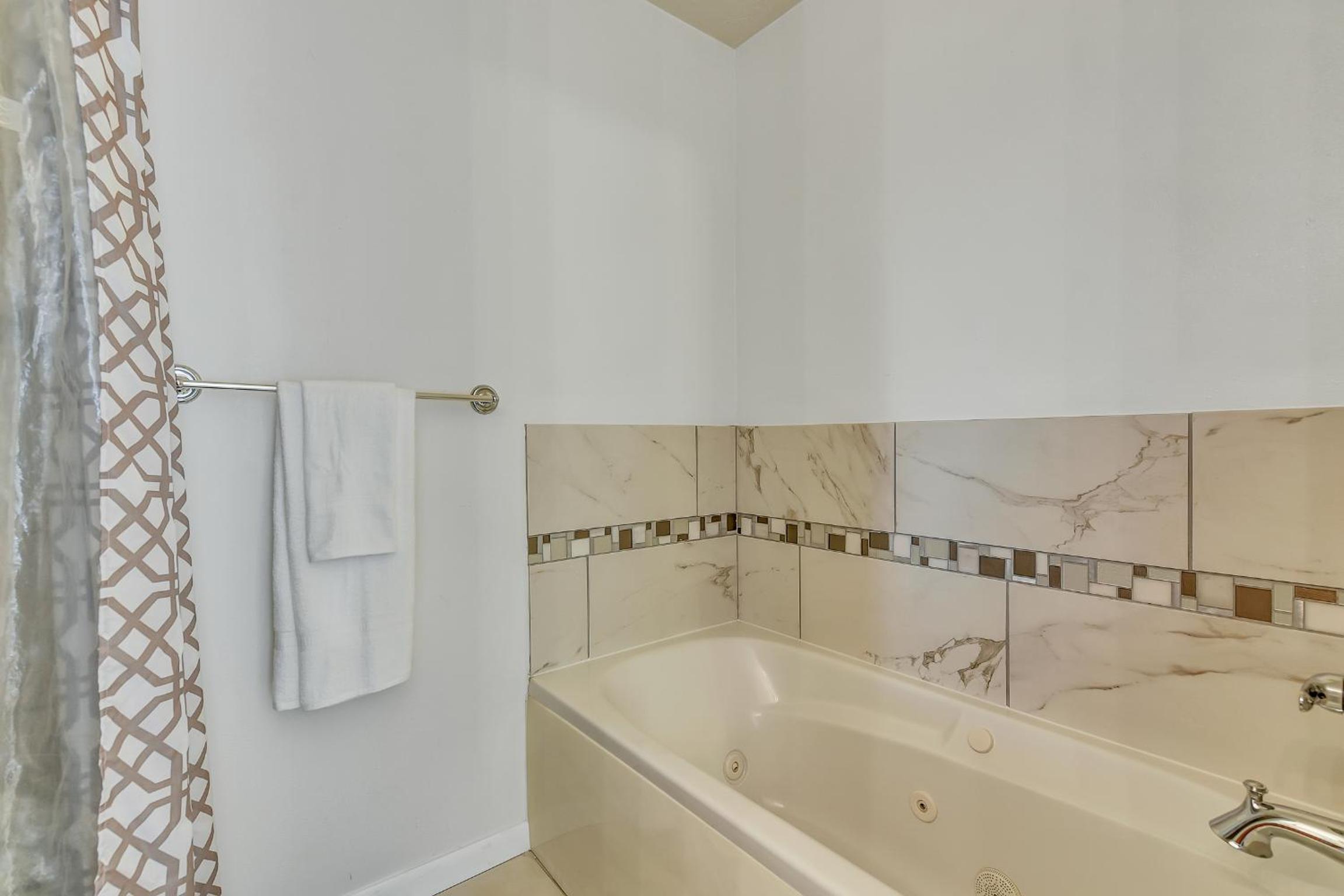 Three-Bedroom House - Photo 37