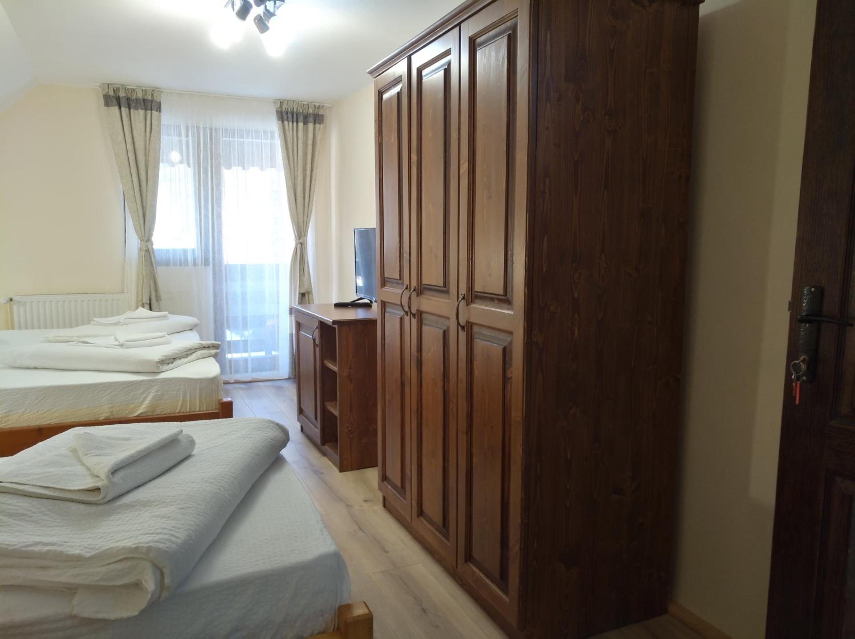 Triple Room - Photo 6