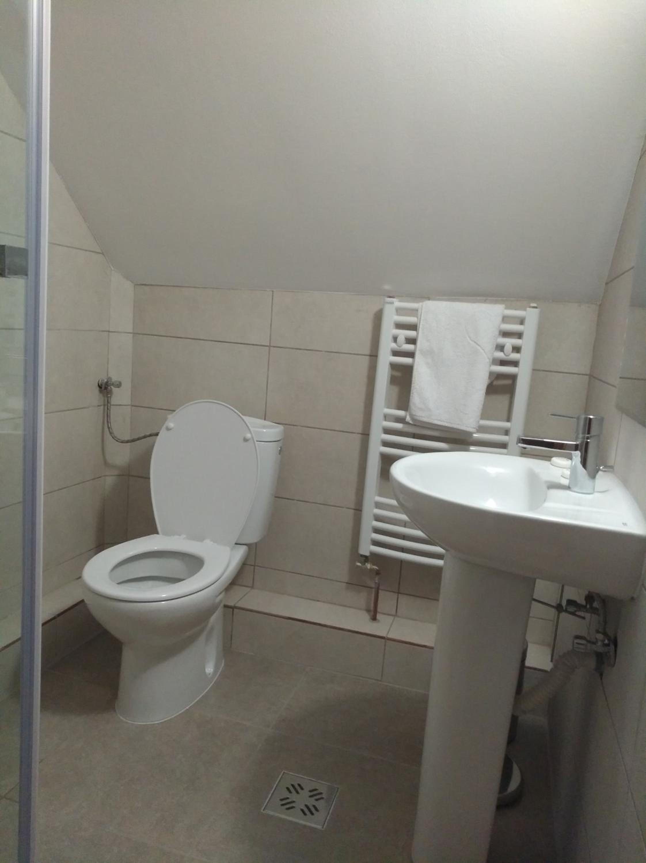 Triple Room - Photo 7