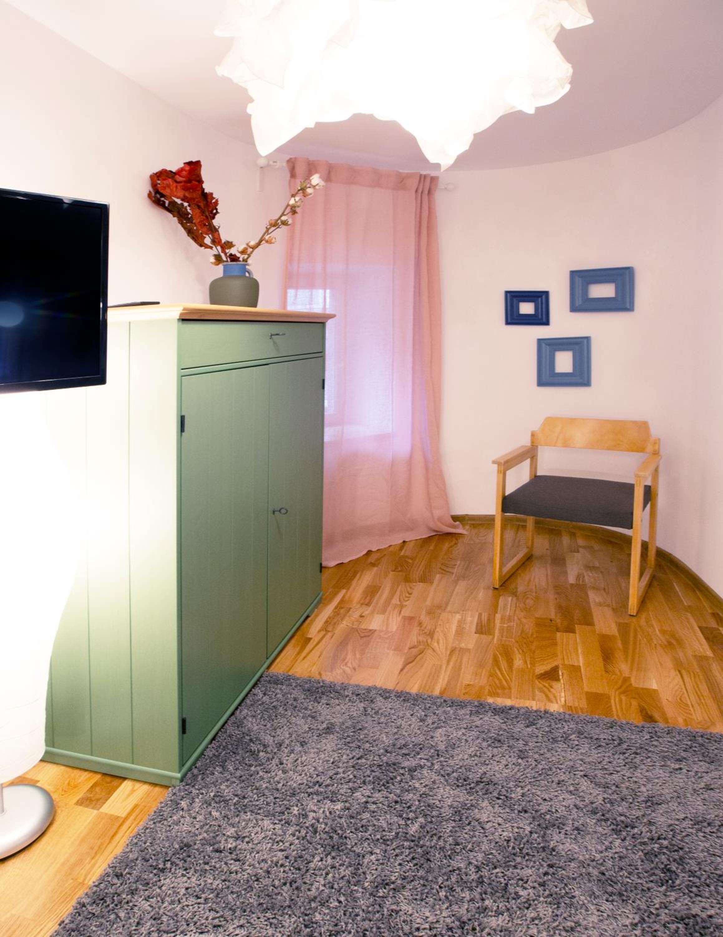 Studio Apartment - Photo 7