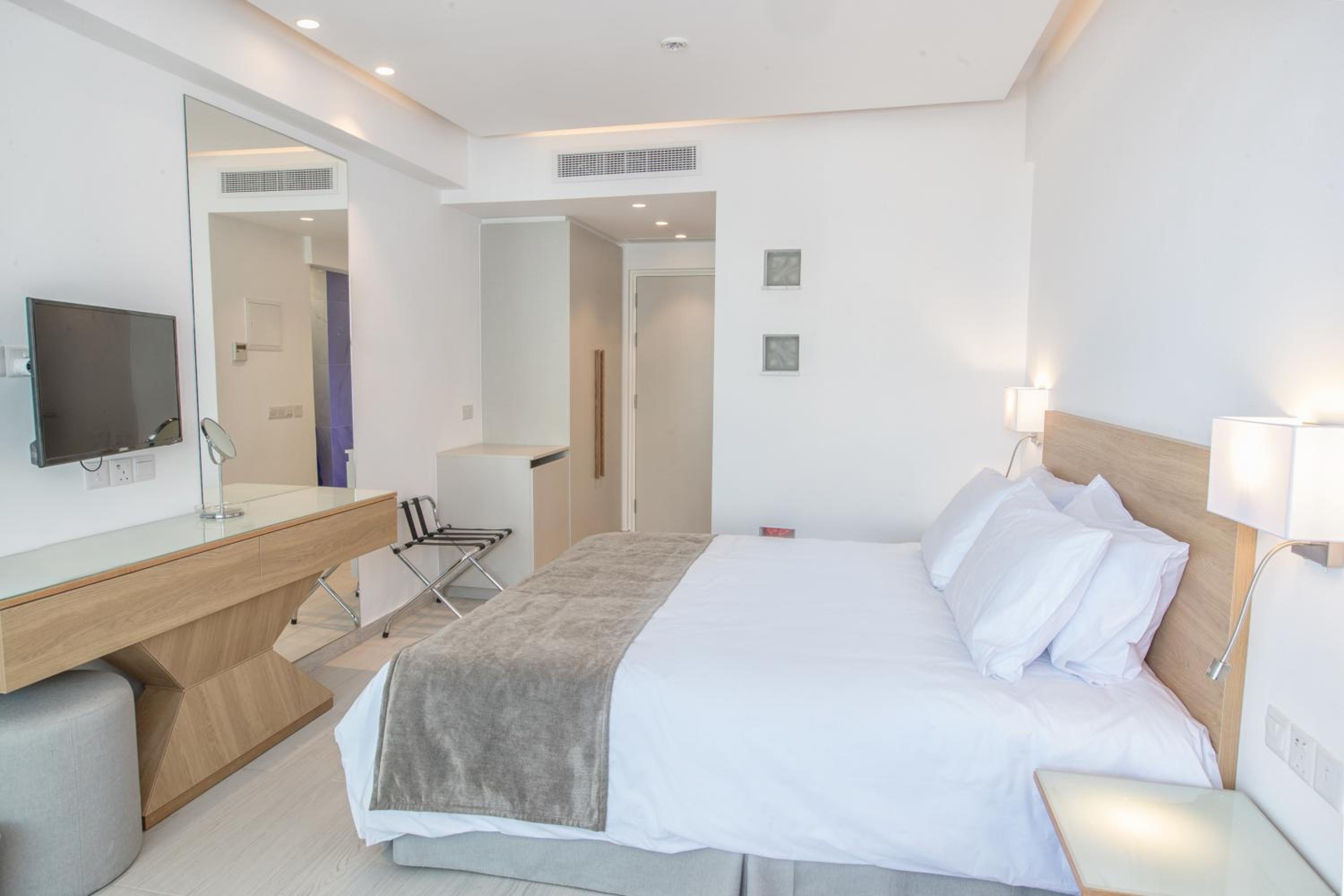 Superior Double or Twin Room with Inland View photo 2