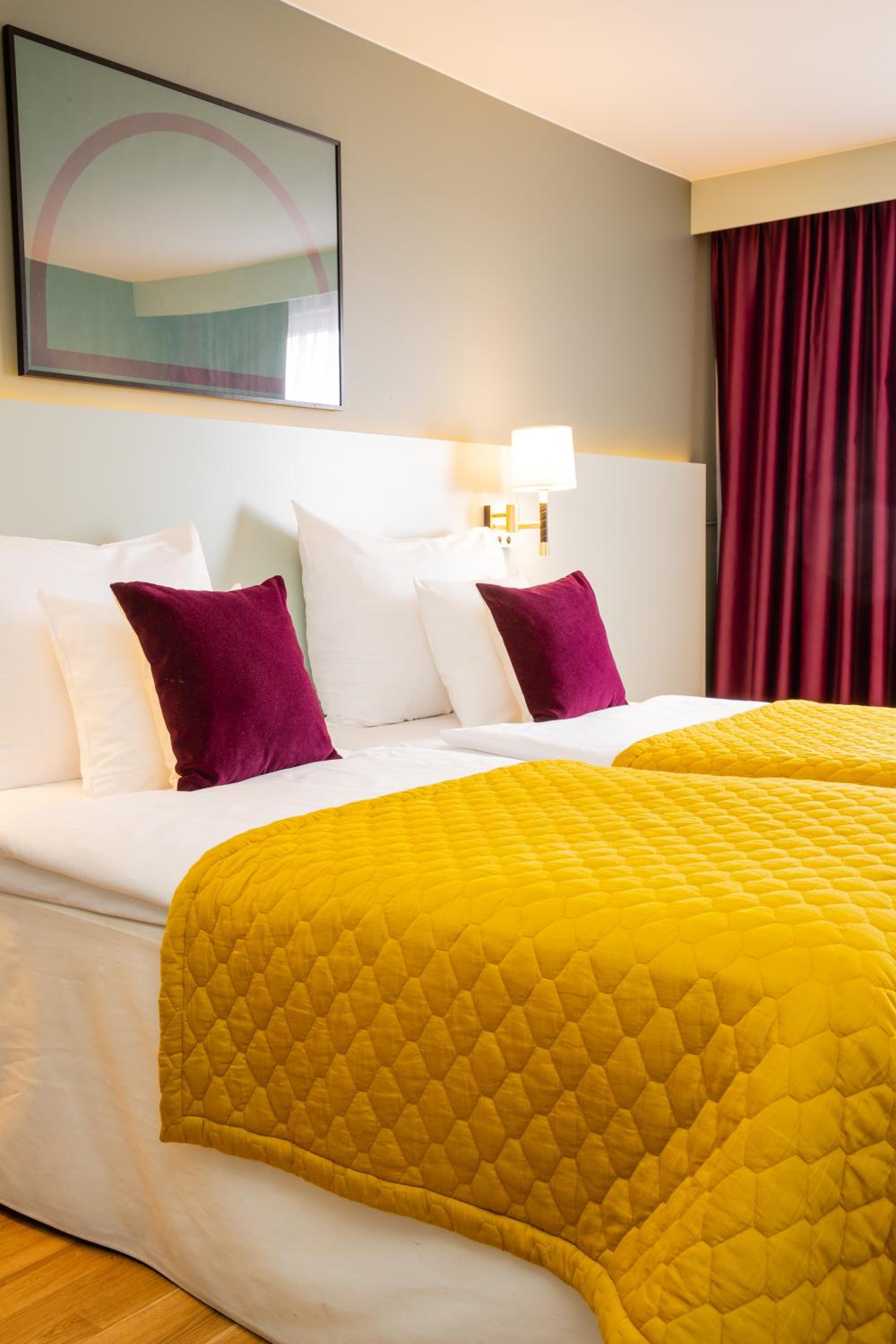Standard Twin Room - Photo 1