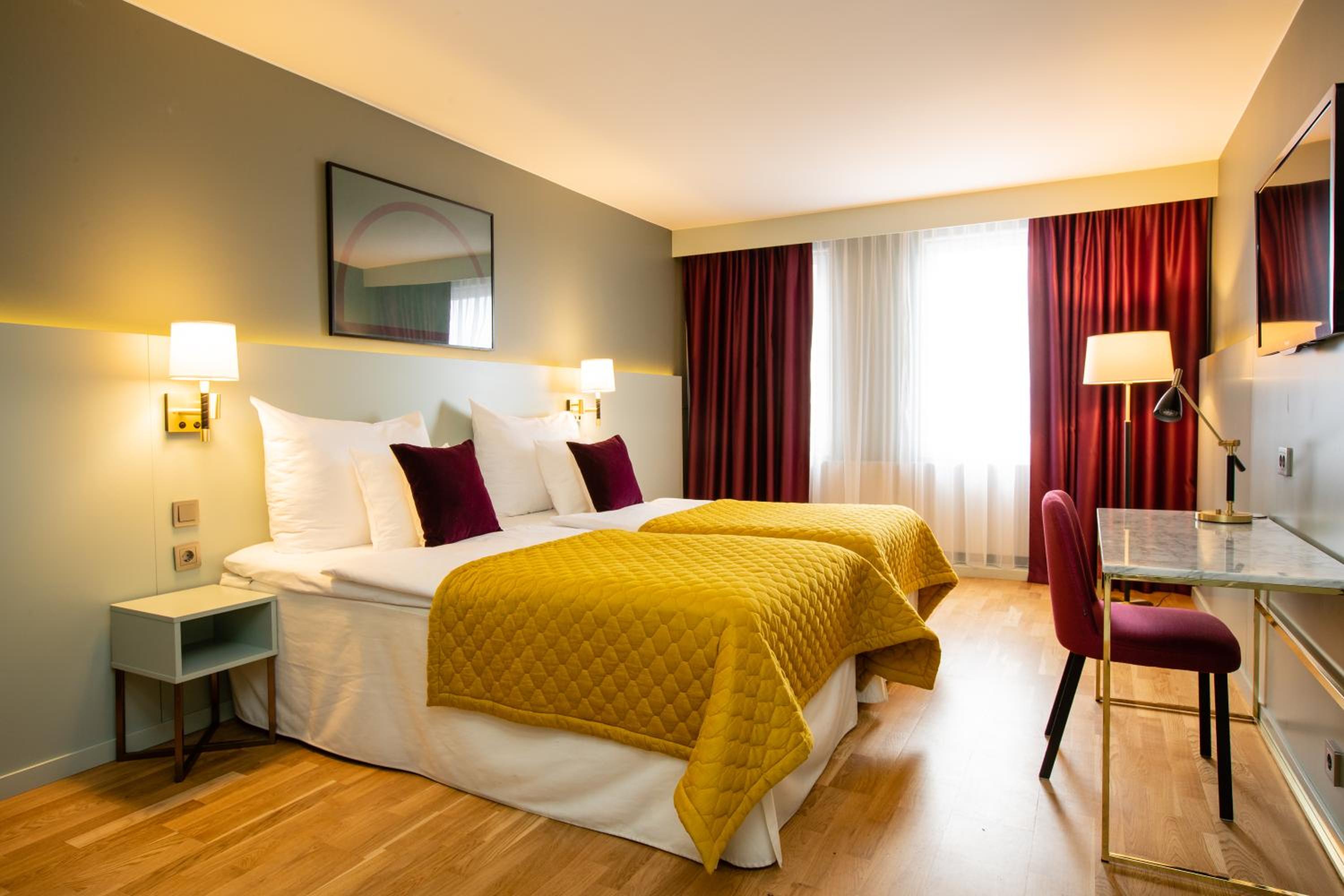 Standard Twin Room - Photo 6