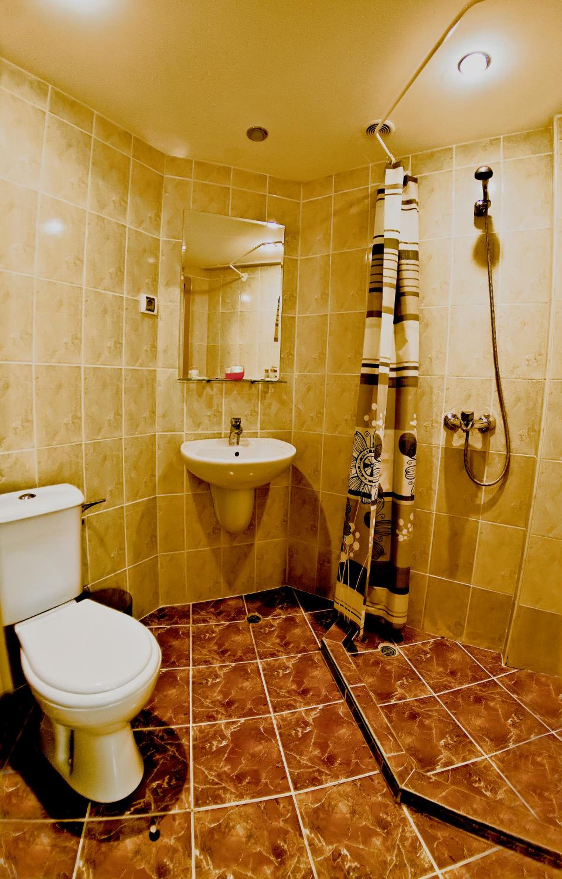 Twin Room with Extra Bed and Balcony photo 2