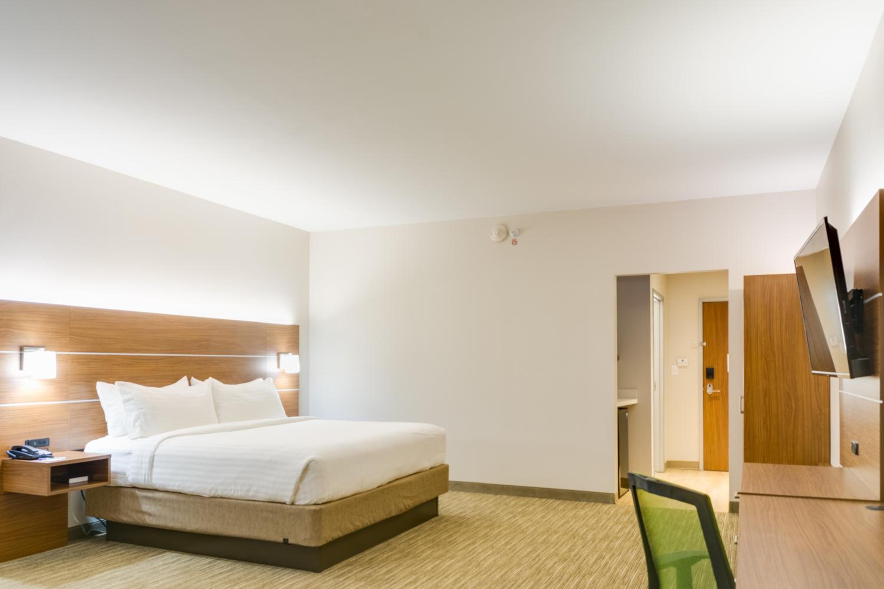 Standard King Room