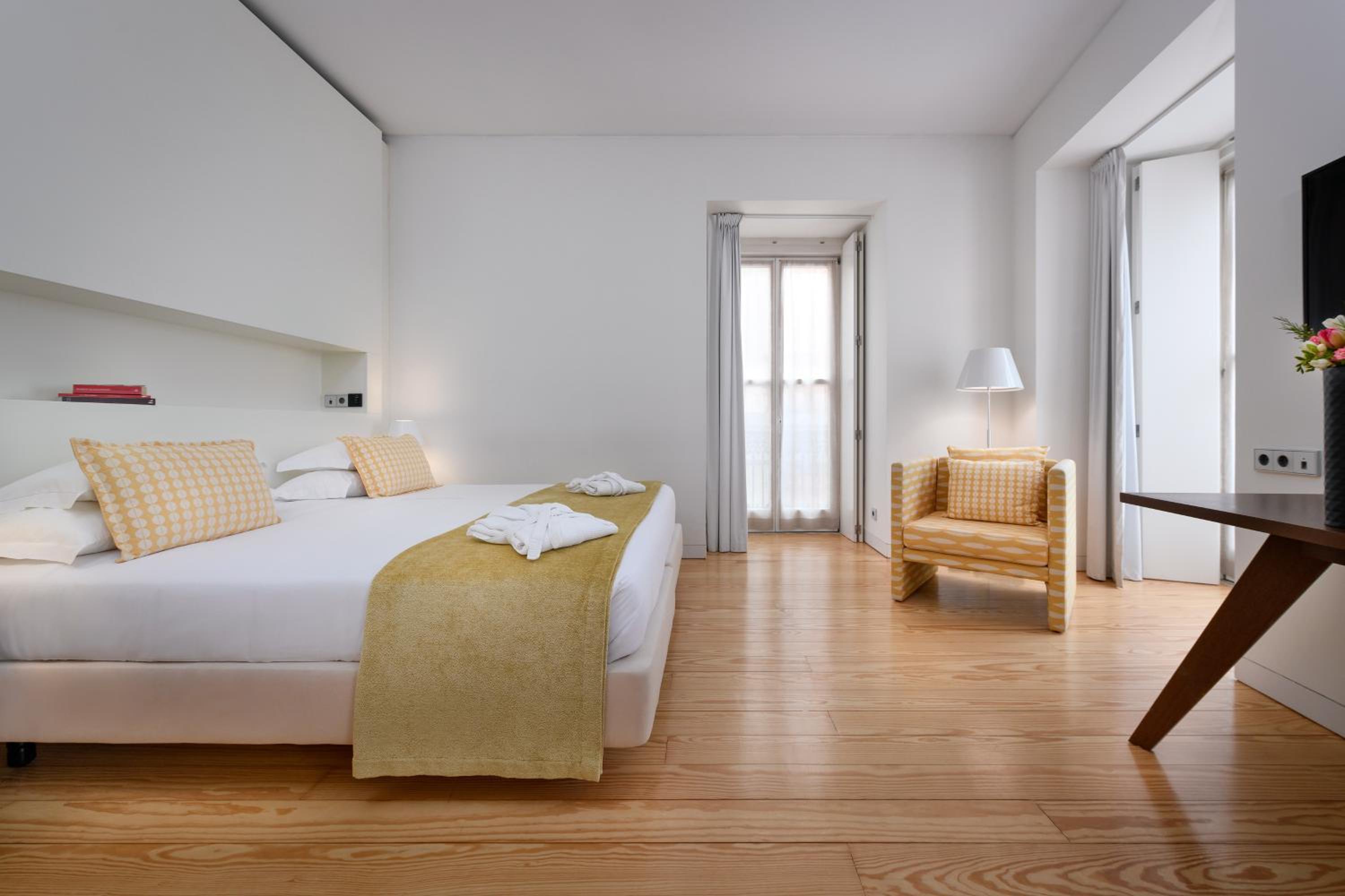 Suite - Photo 3
