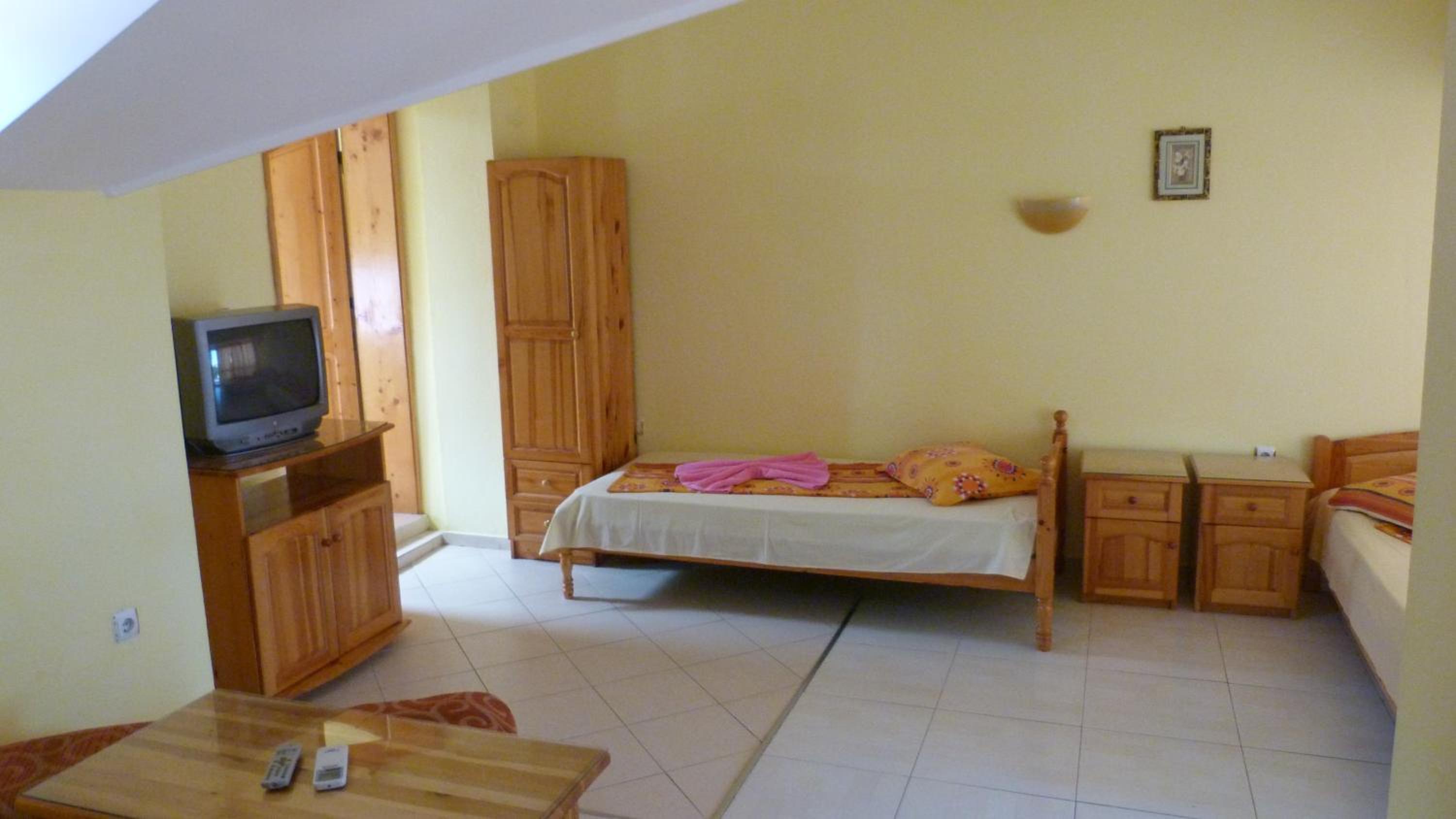 Two-Bedroom Suite with Balcony - Photo 32