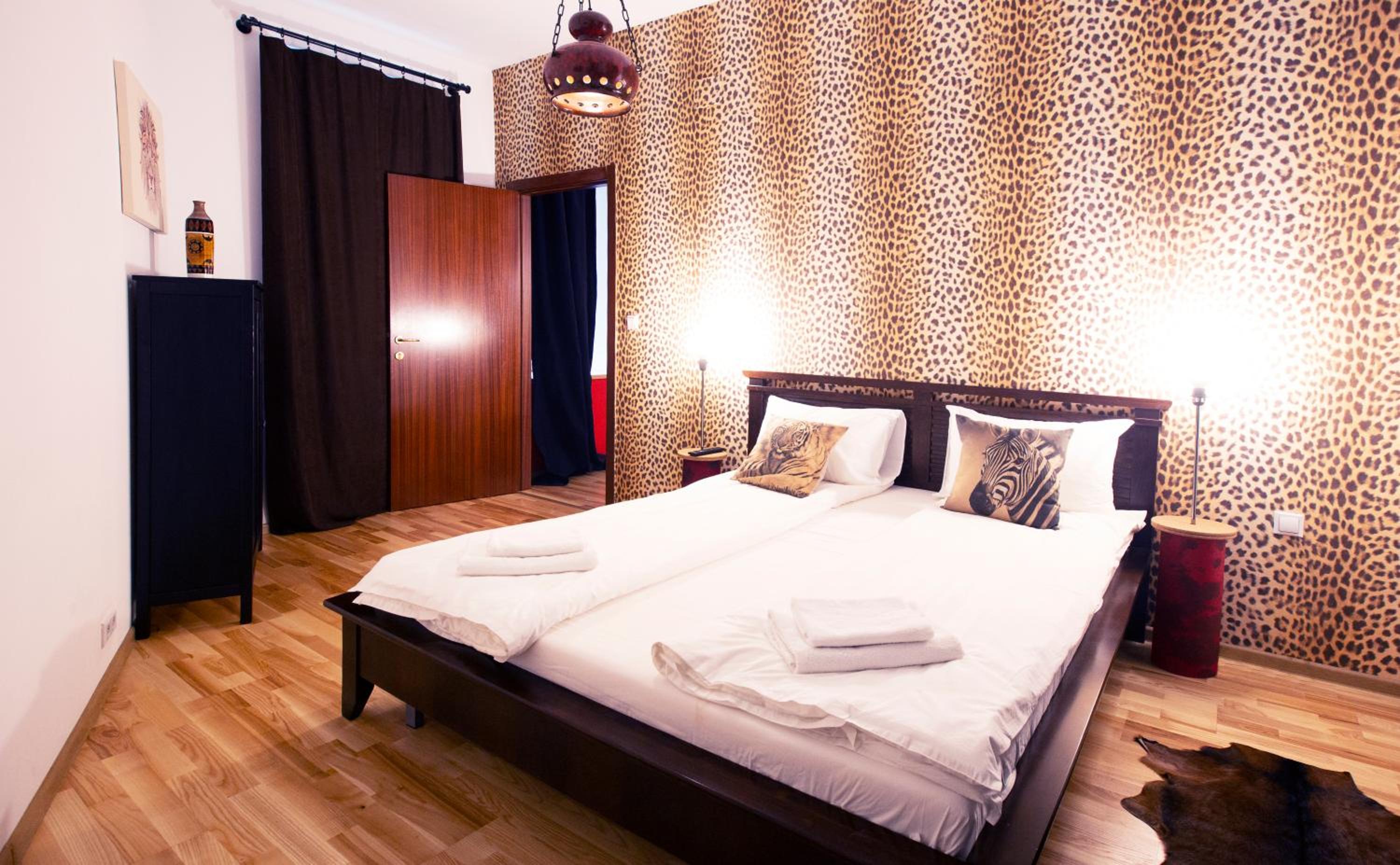 One-Bedroom Apartment - Photo 3