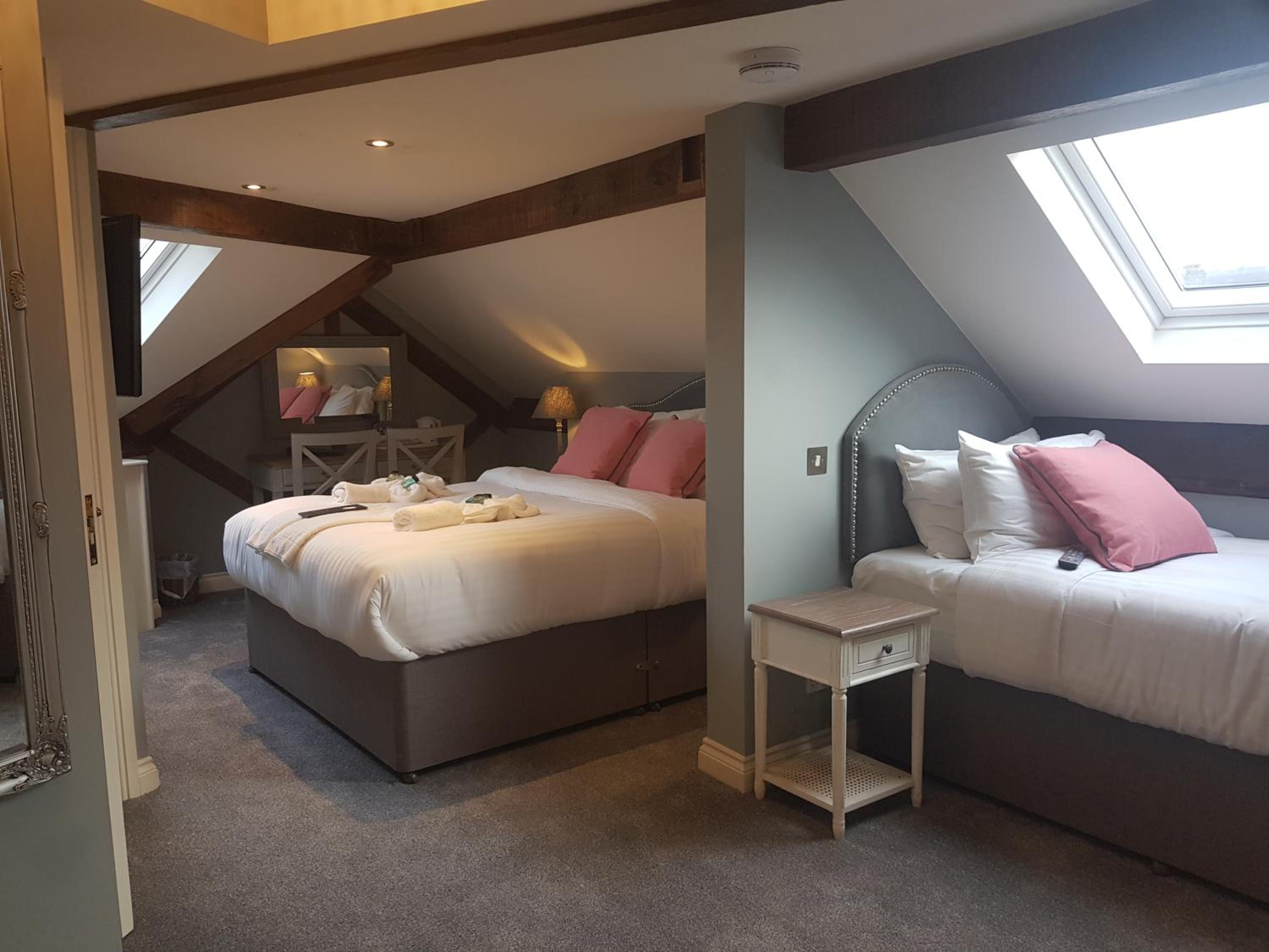 Deluxe King Triple Room - Photo 3