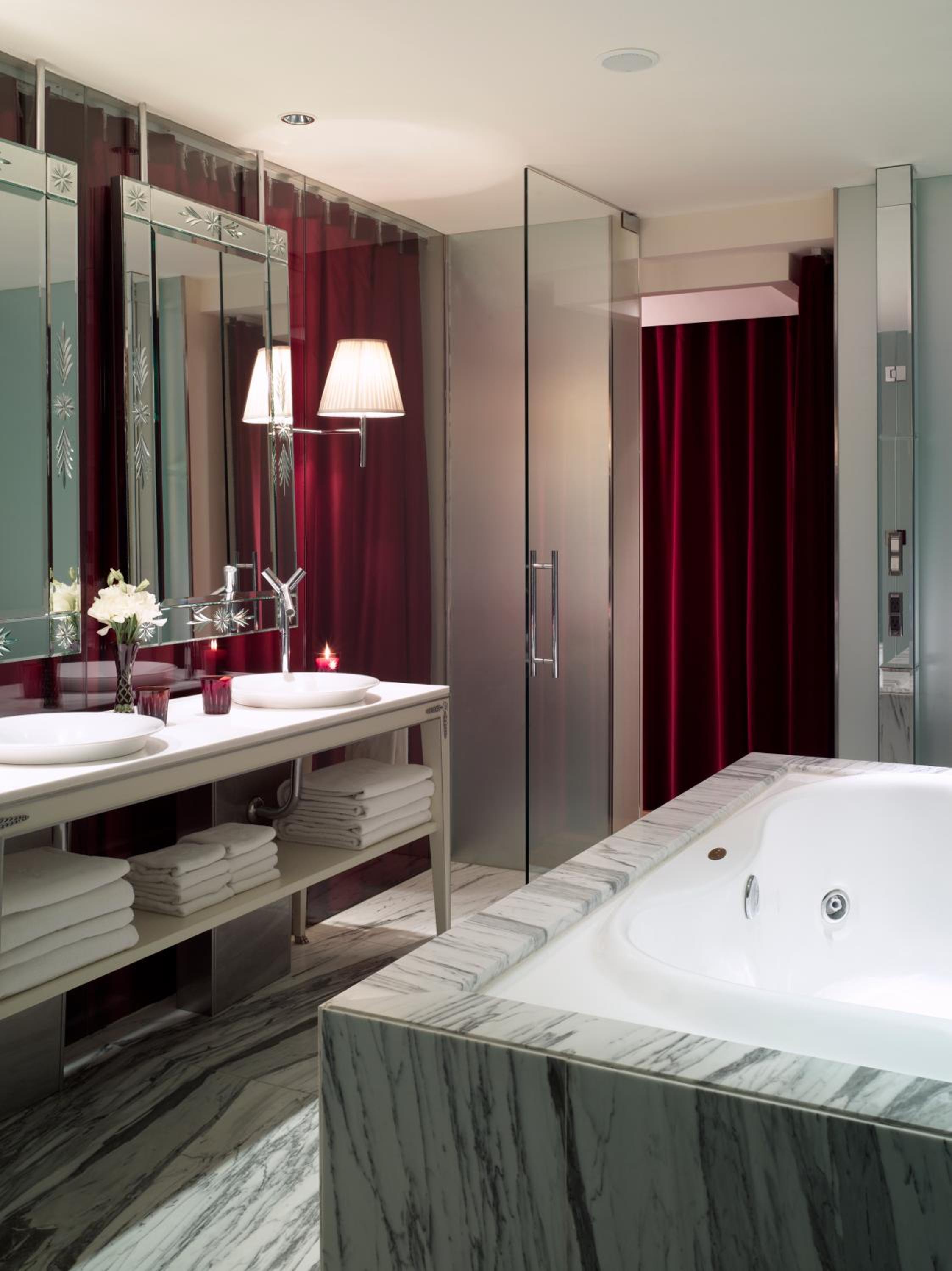 Duplex Suite with One King Bed