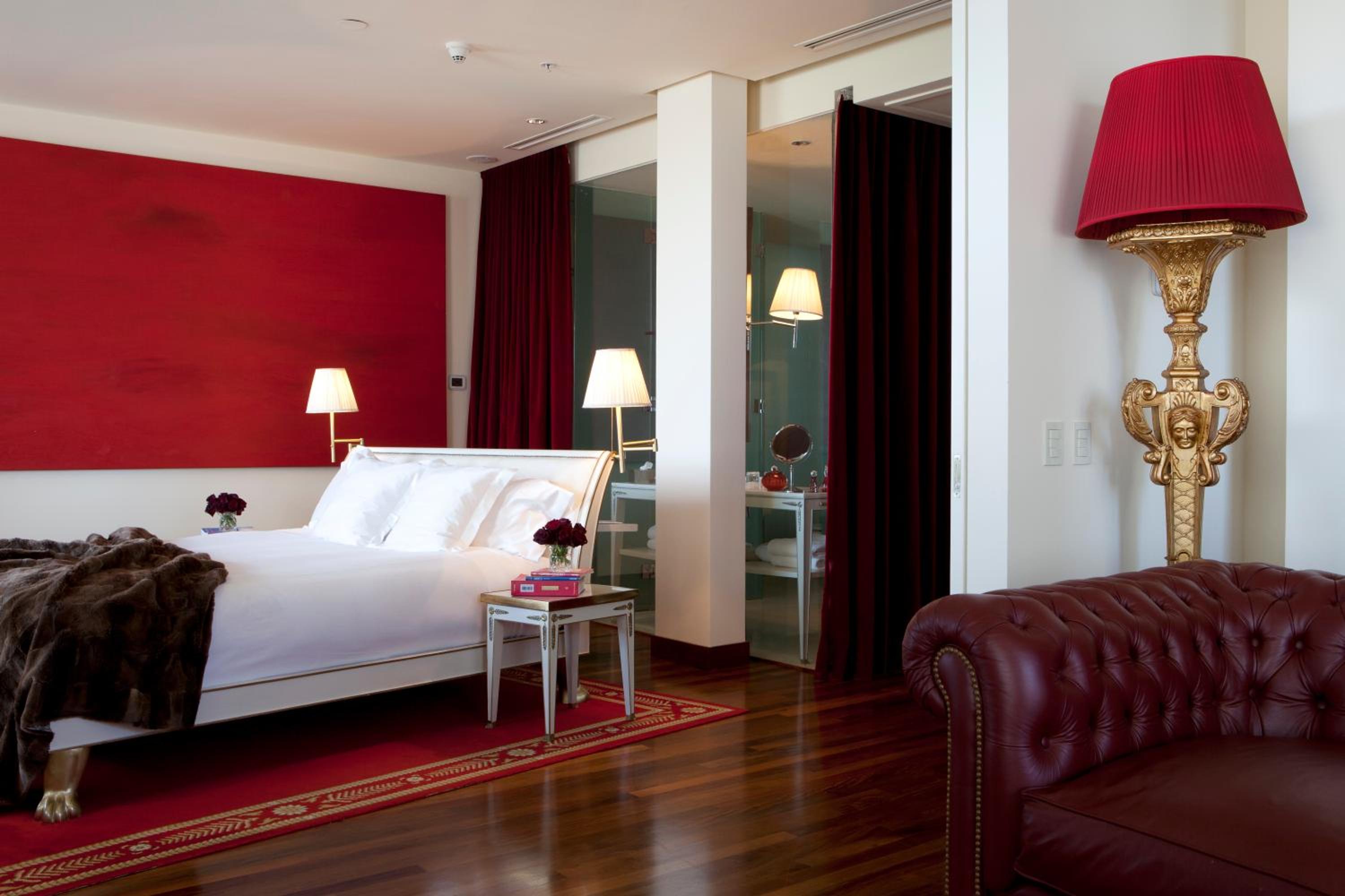 Porteño King Suite thumbnail 5