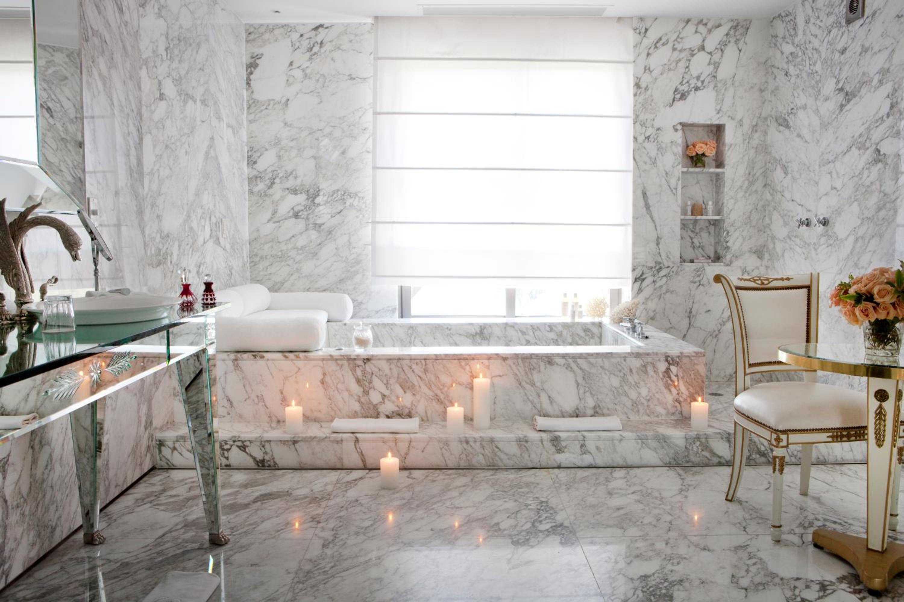 Tower King Suite