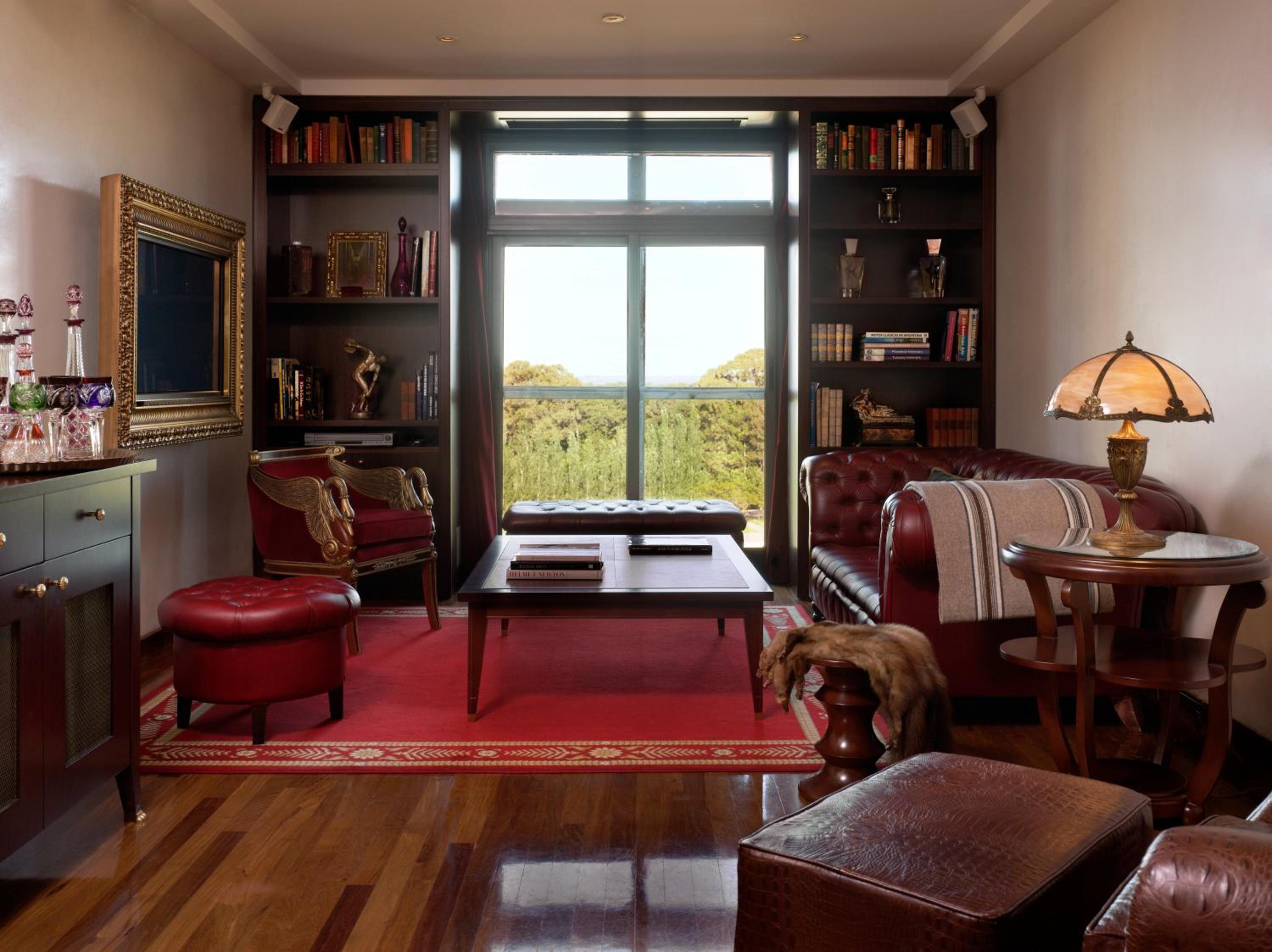 Tower King Suite