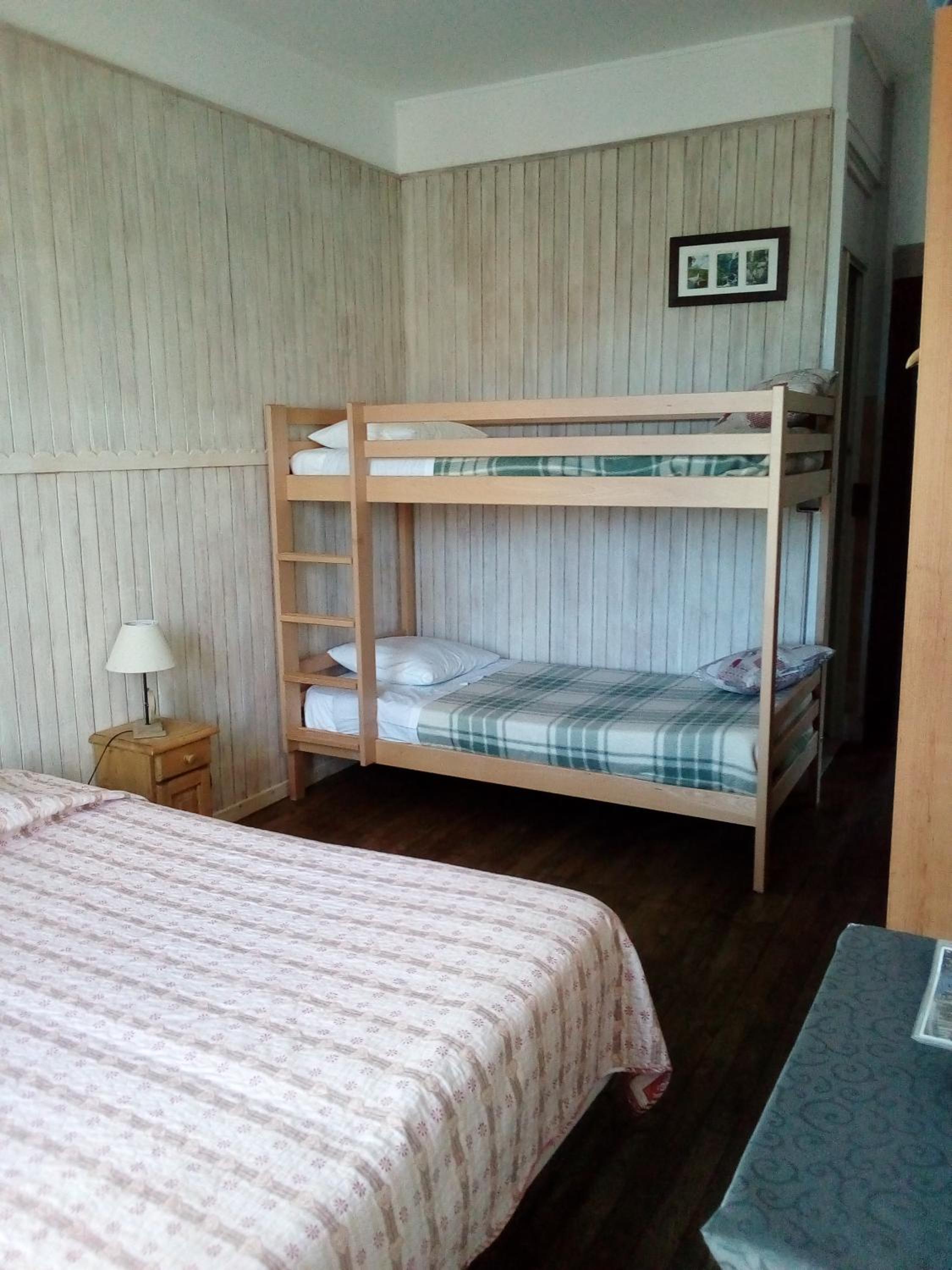 Quadruple Room with Private Bathroom