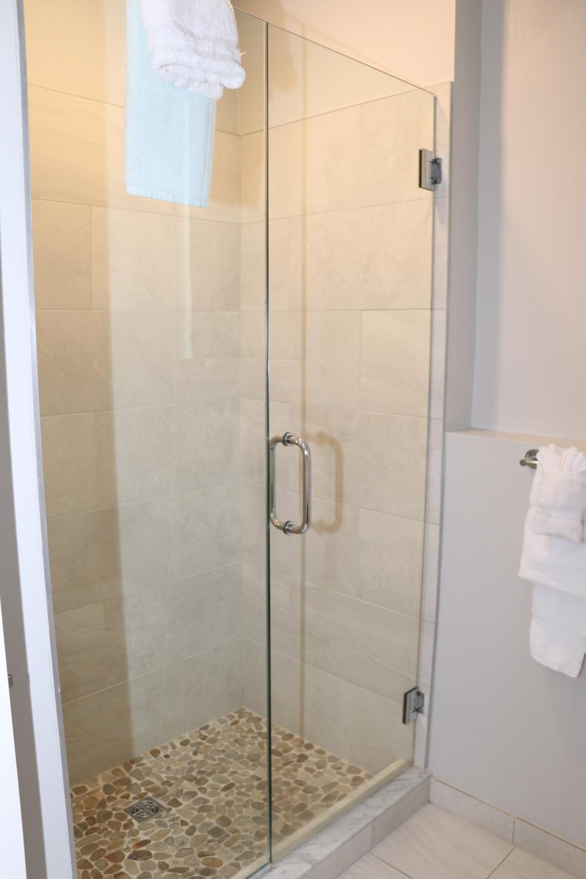 One-Bedroom Apartment - Photo 14