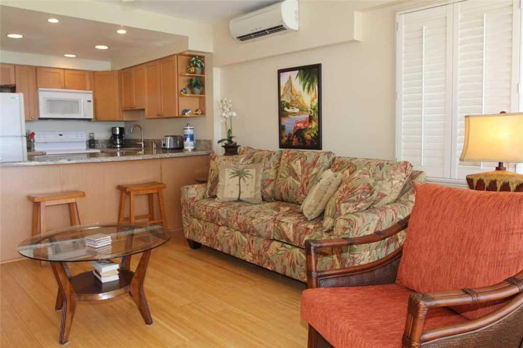 One-Bedroom Apartment photo 2