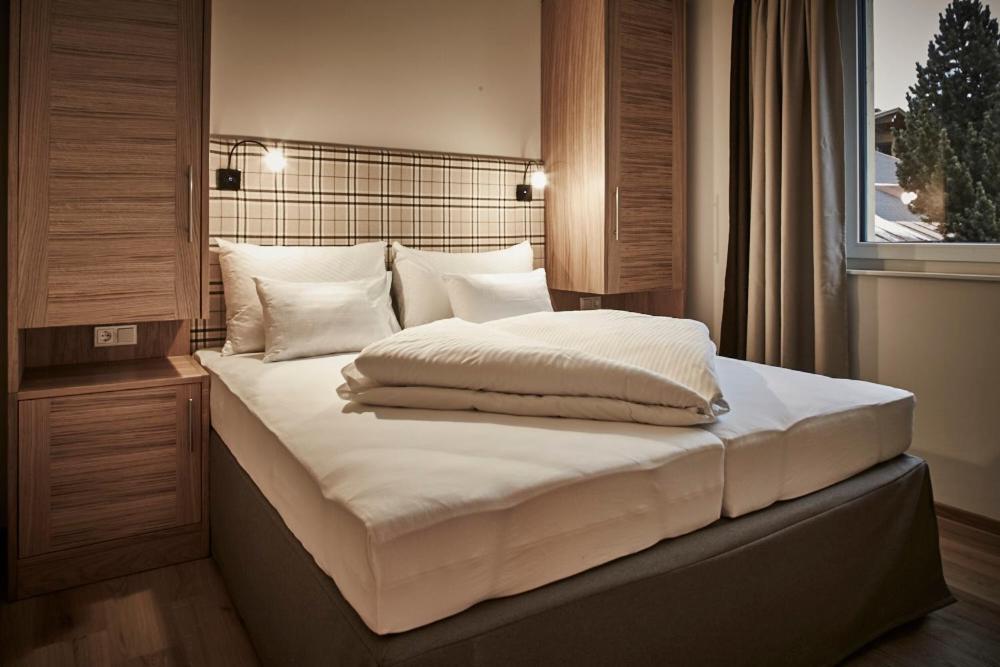 Deluxe Two-Bedroom Apartment