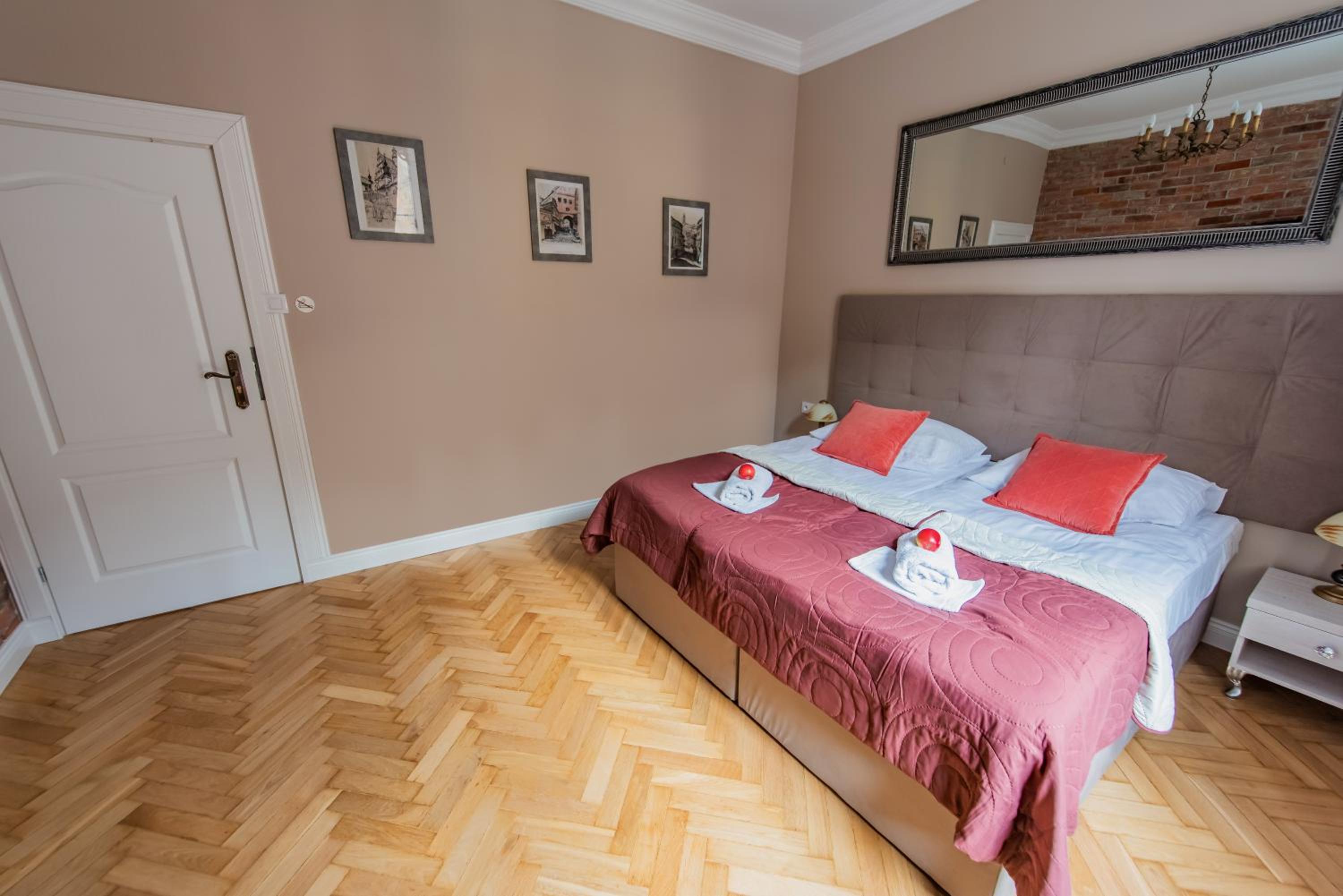 Double or Twin Room - Photo 3