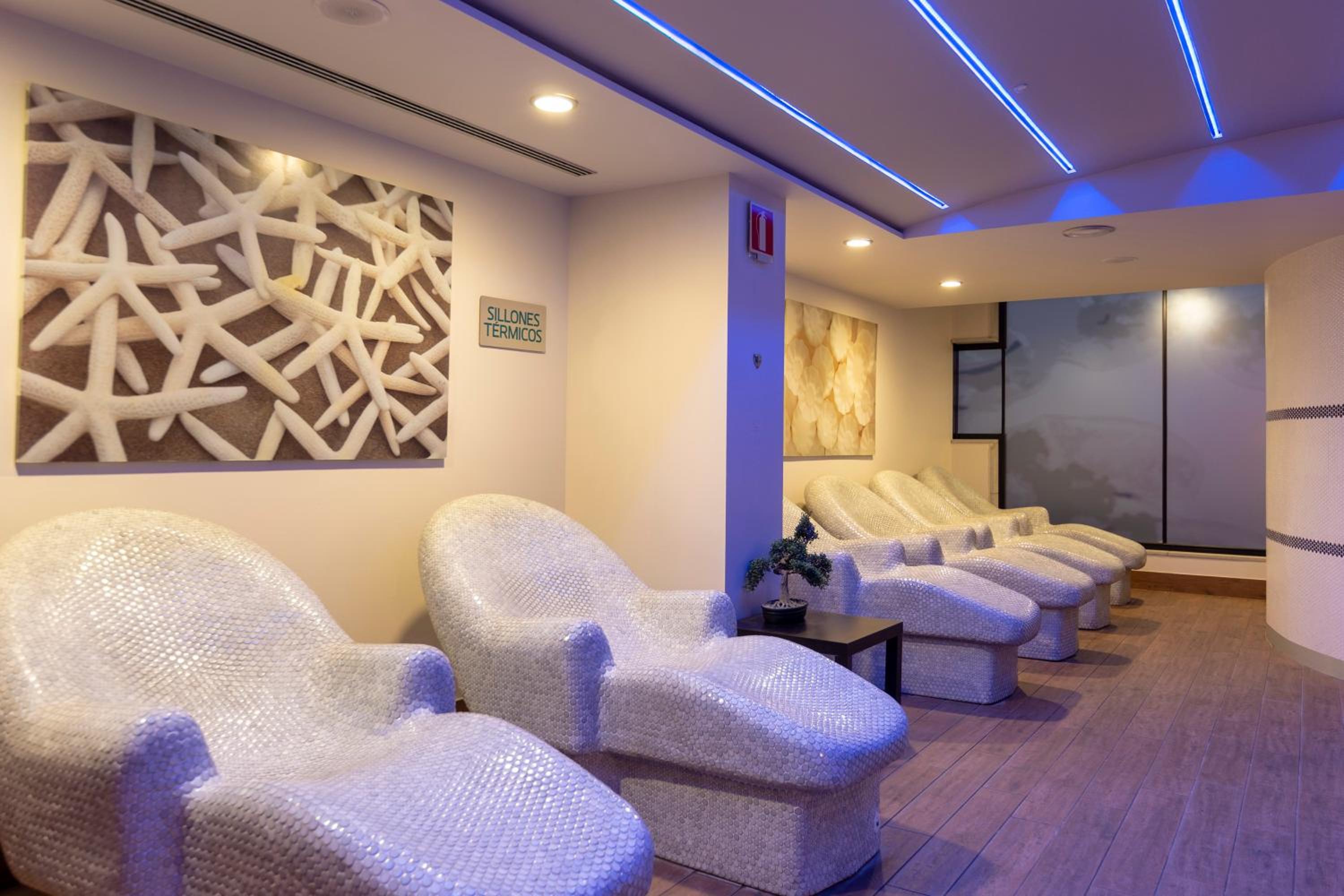 Double Room with Spa Access - Photo 14
