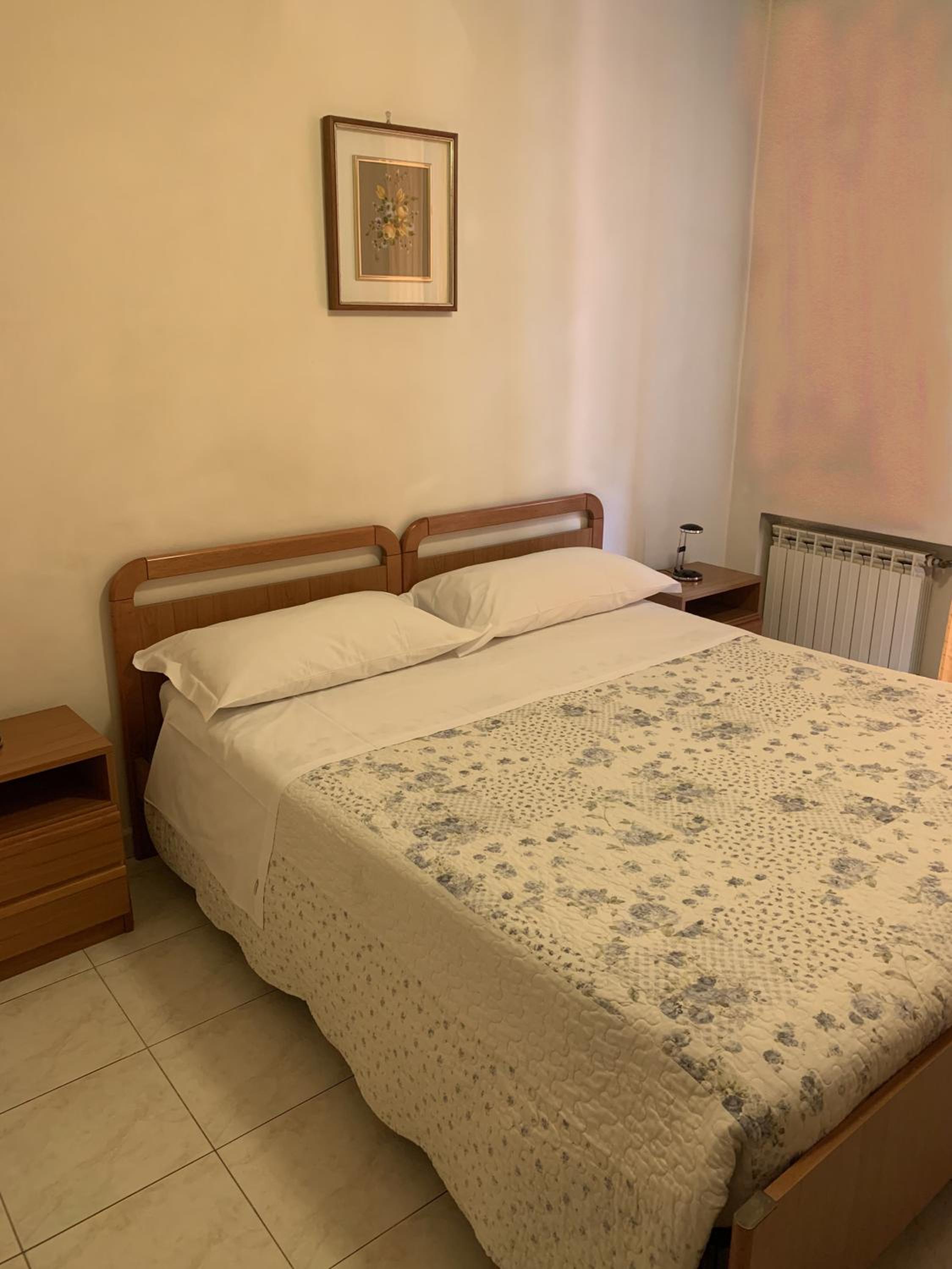 Double Room with Private Bathroom - Photo 5