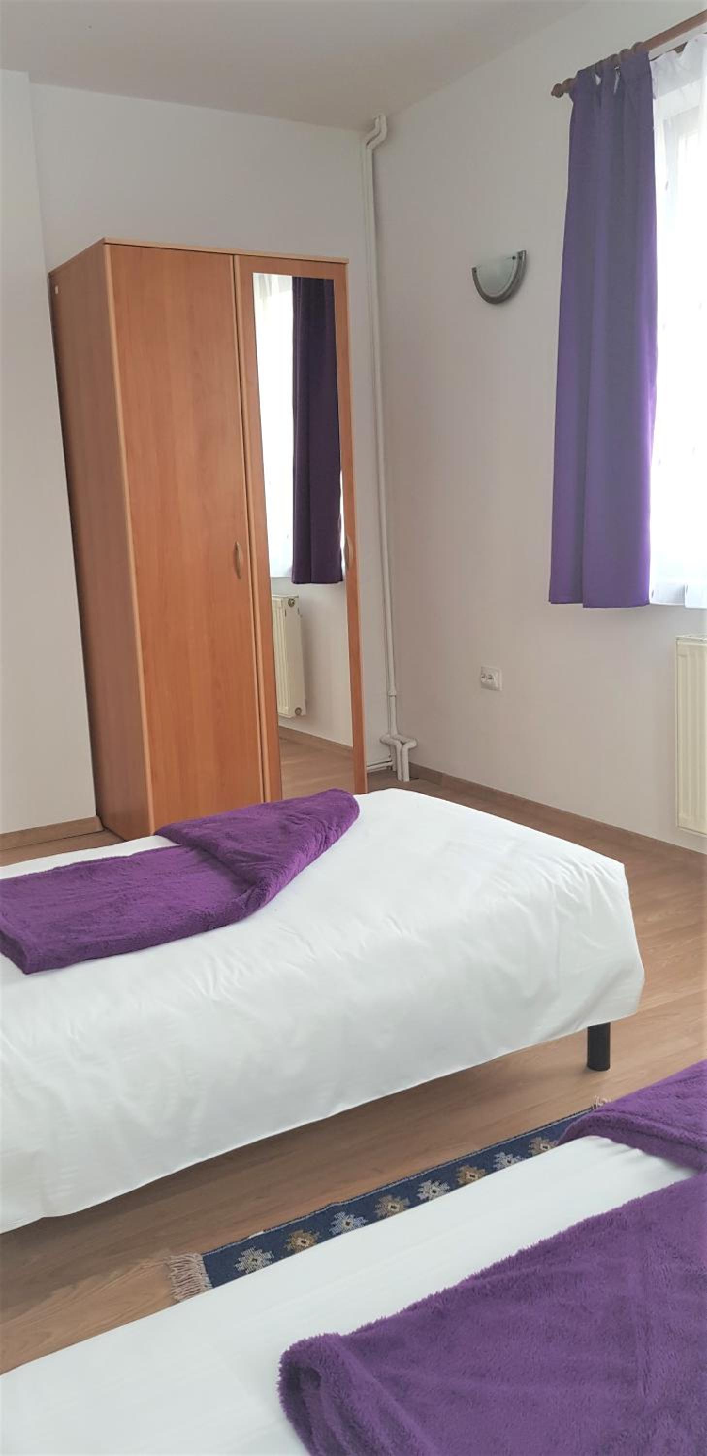 Double or Twin Room with Private Bathroom - Photo 1