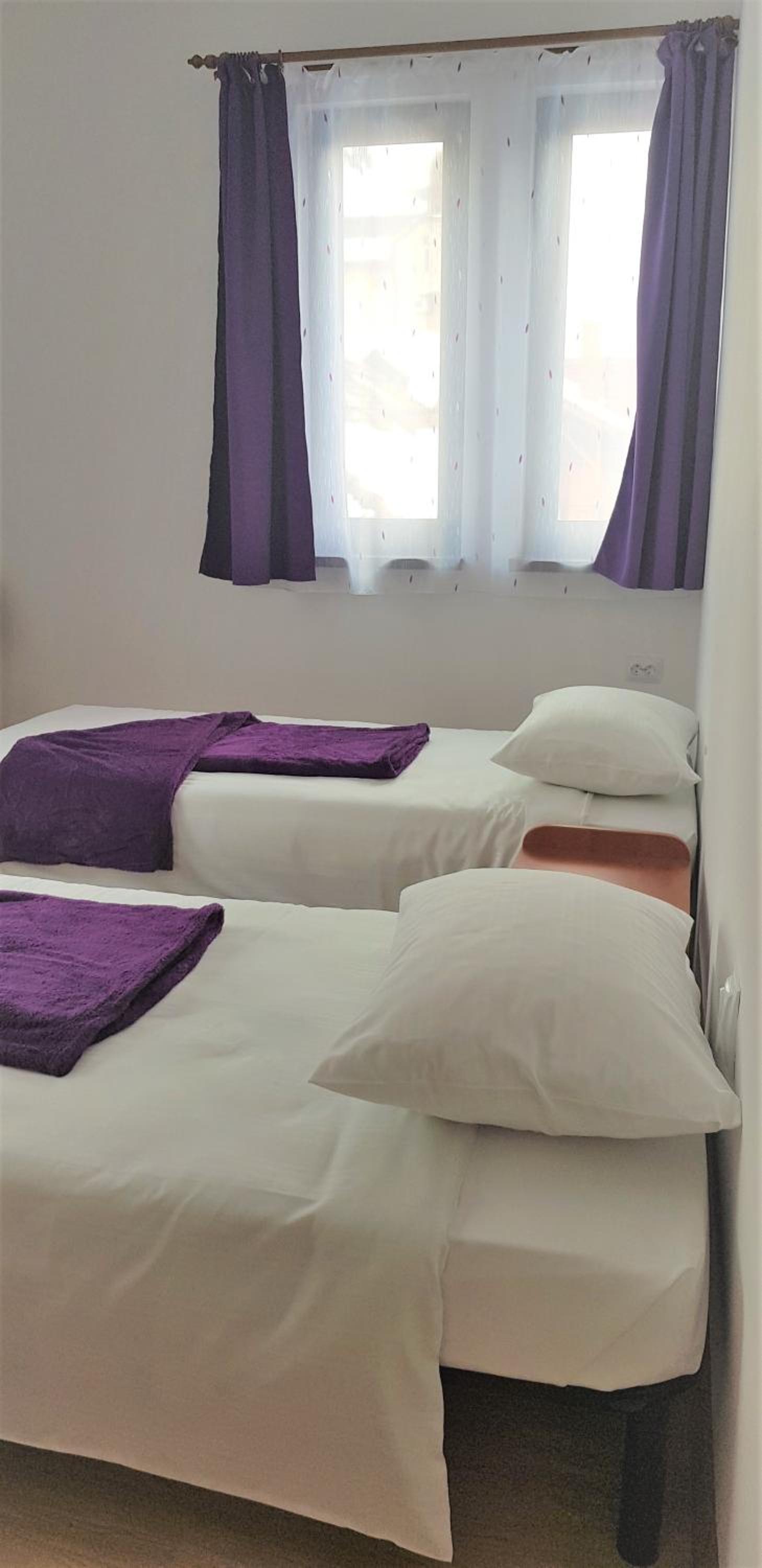 Double or Twin Room with Private Bathroom - Photo 14