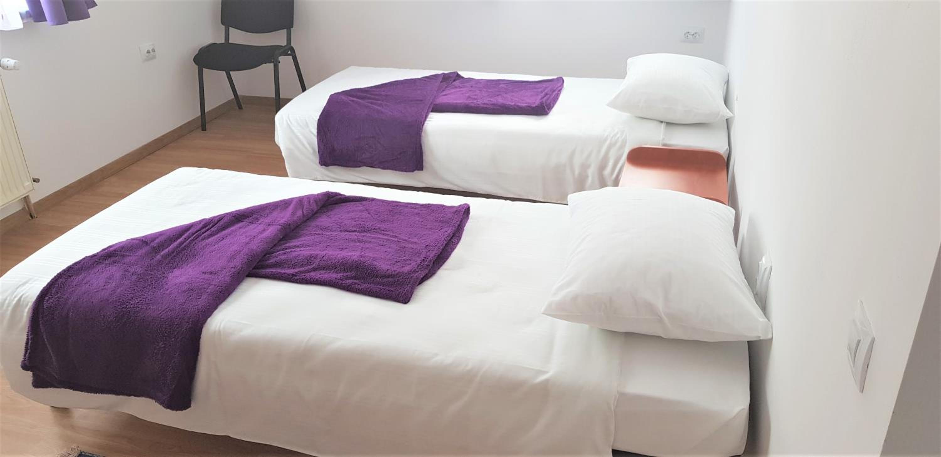 Double or Twin Room with Private Bathroom - Photo 13