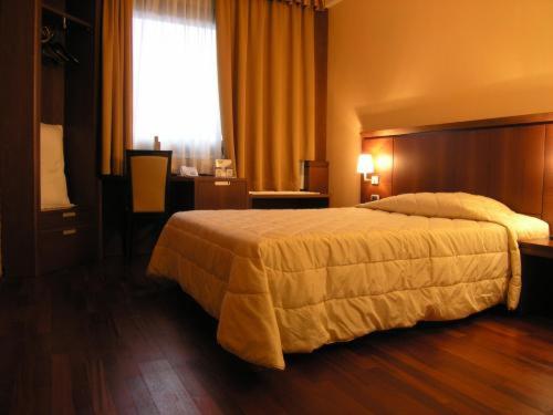 Single Room with French Bed photo 1